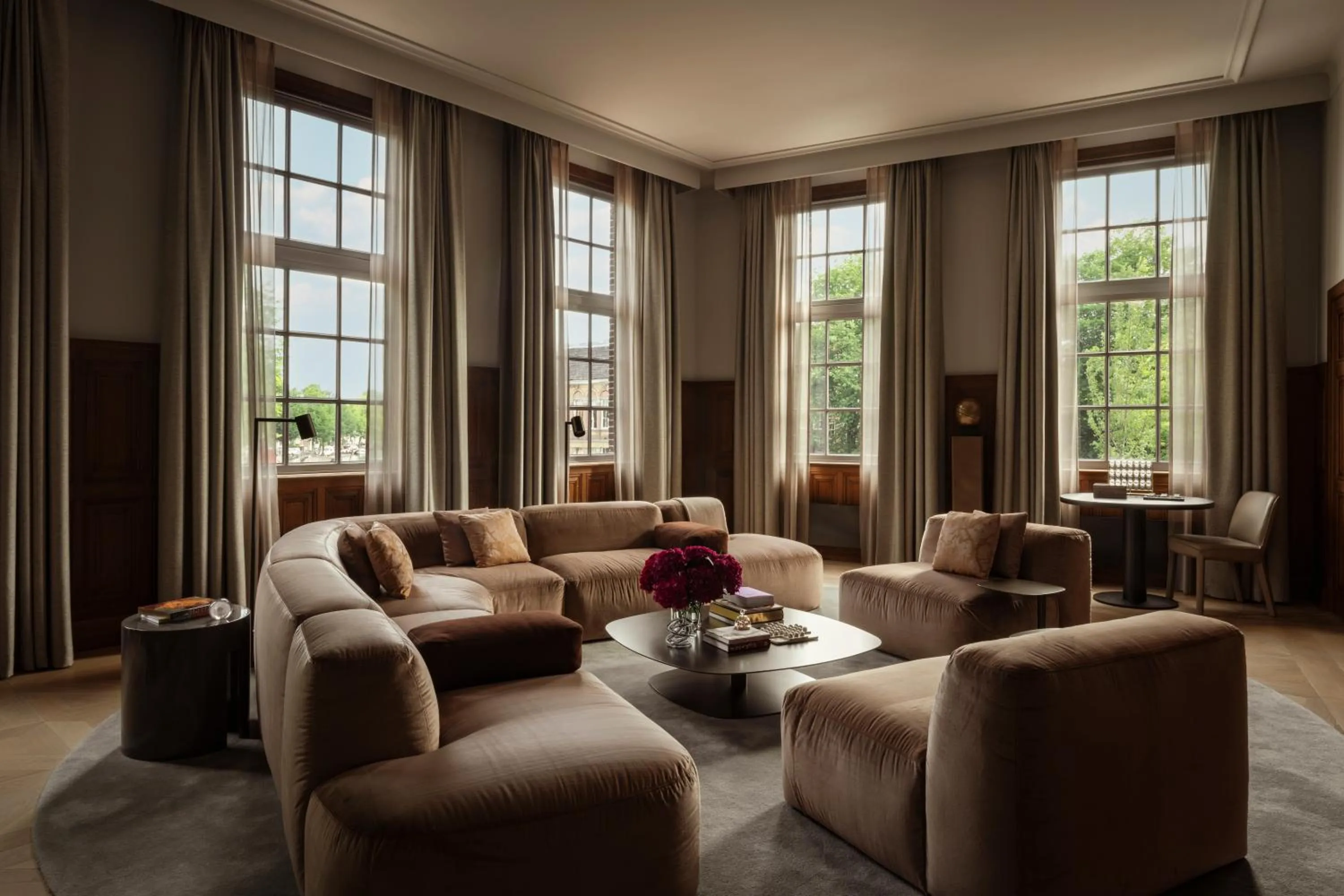 Living room in Rosewood Amsterdam