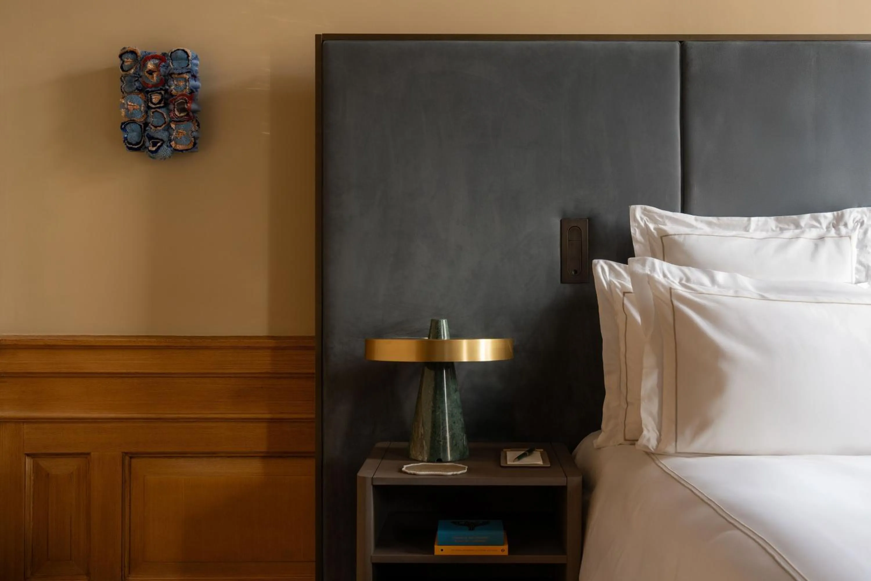 Bedroom, Bed in Rosewood Amsterdam