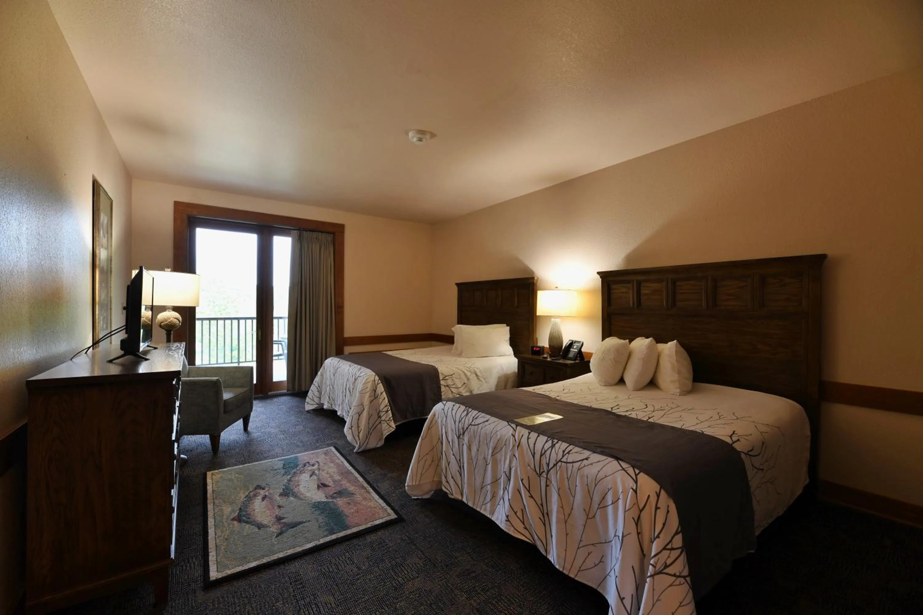 Queen Room with Two Queen Beds in Roaring River State Park