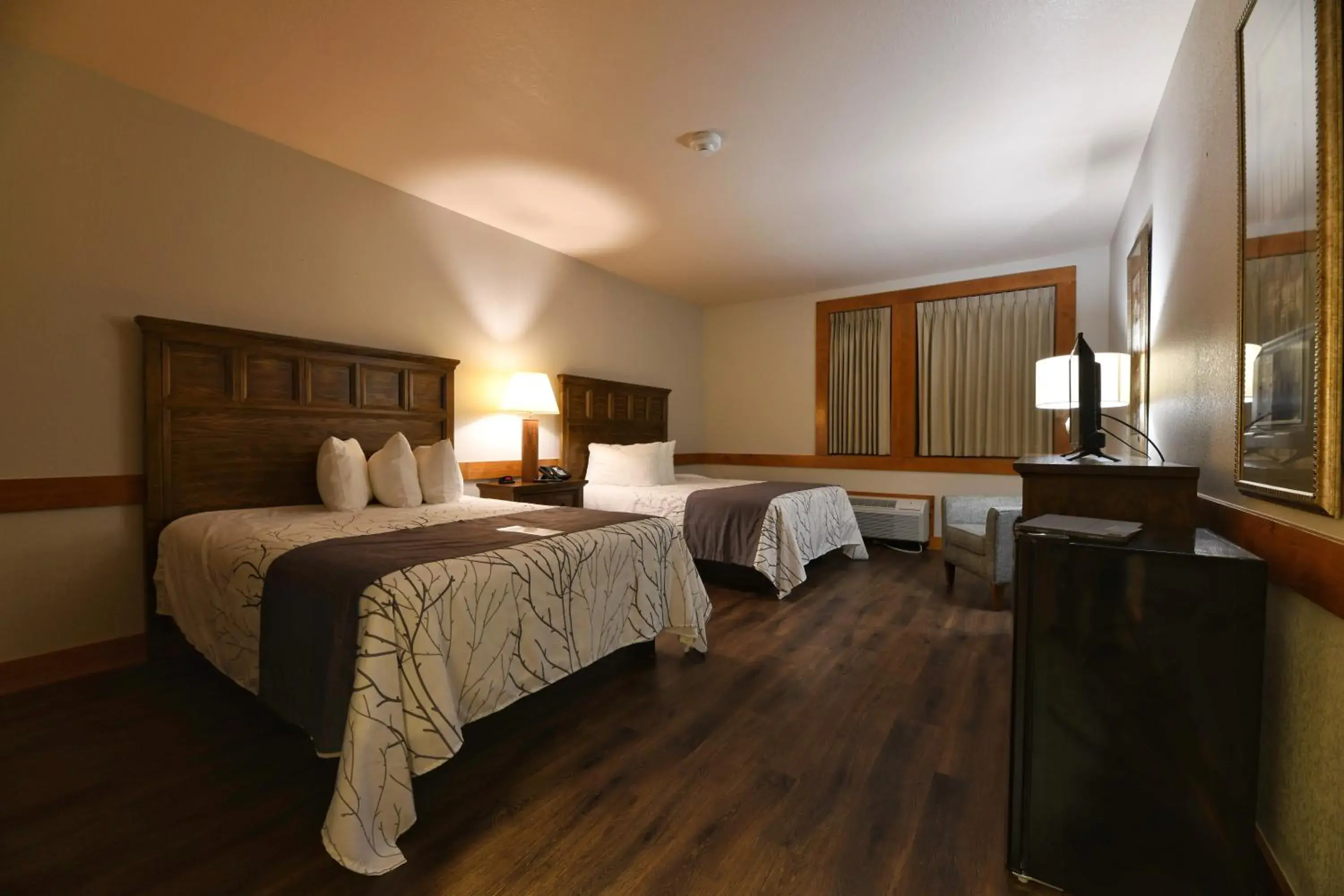 Quadruple Room in Roaring River State Park Quadruple Room in Roaring River State Park