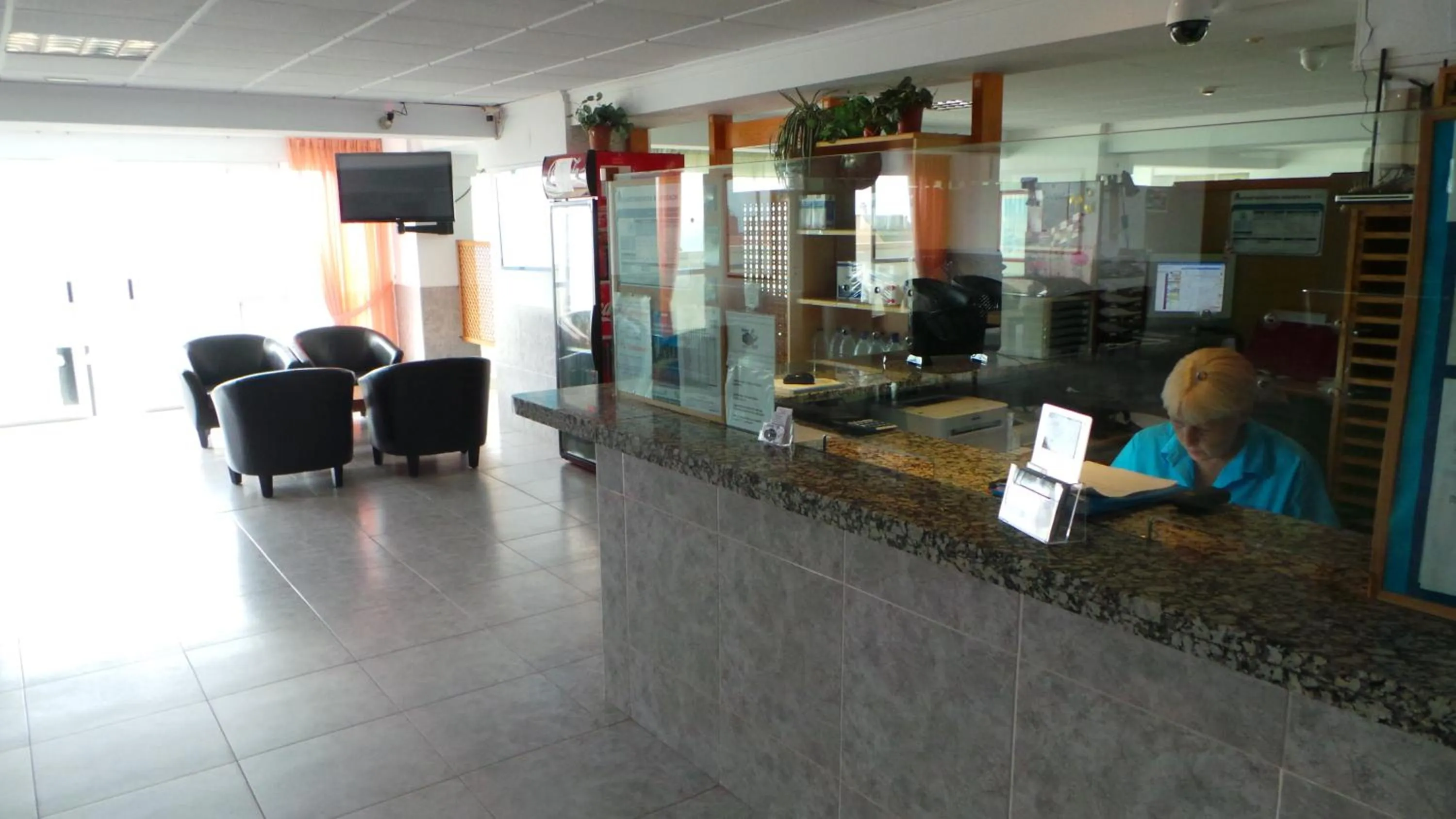 Communal lounge/ TV room in Apartamentos Beni-Beach