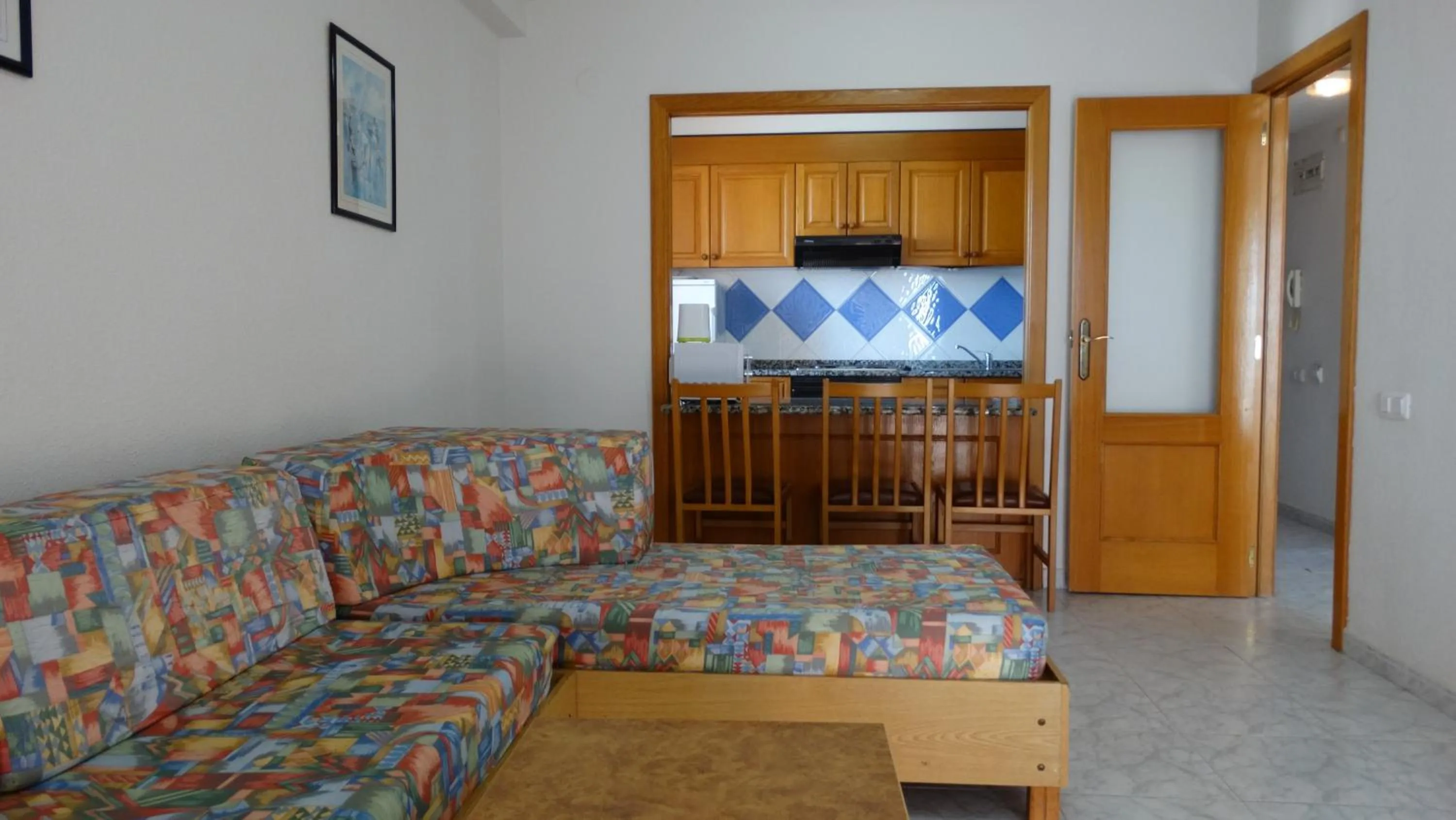 Kitchen or kitchenette in Apartamentos Beni-Beach