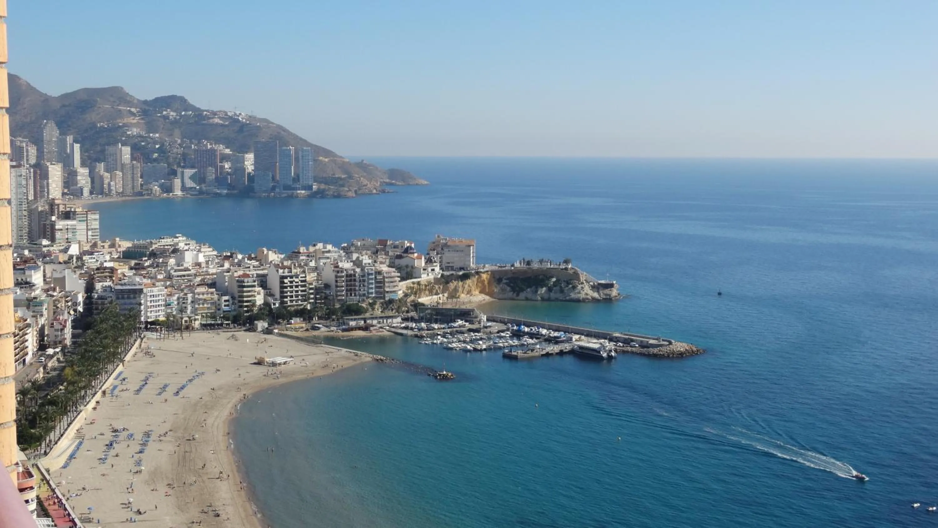 Spring in Apartamentos Beni-Beach