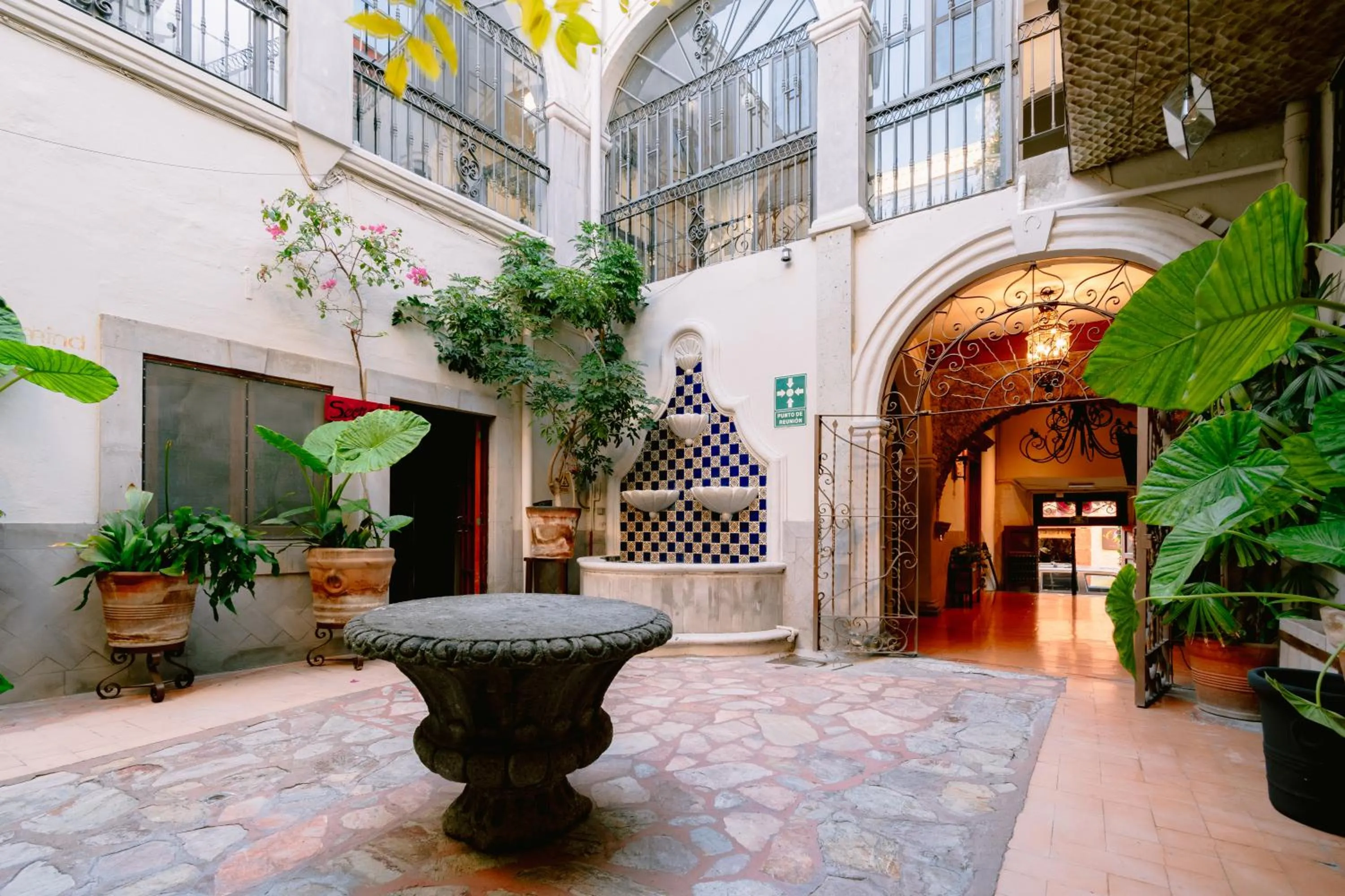 Property building in Te Amo Hotel Boutique