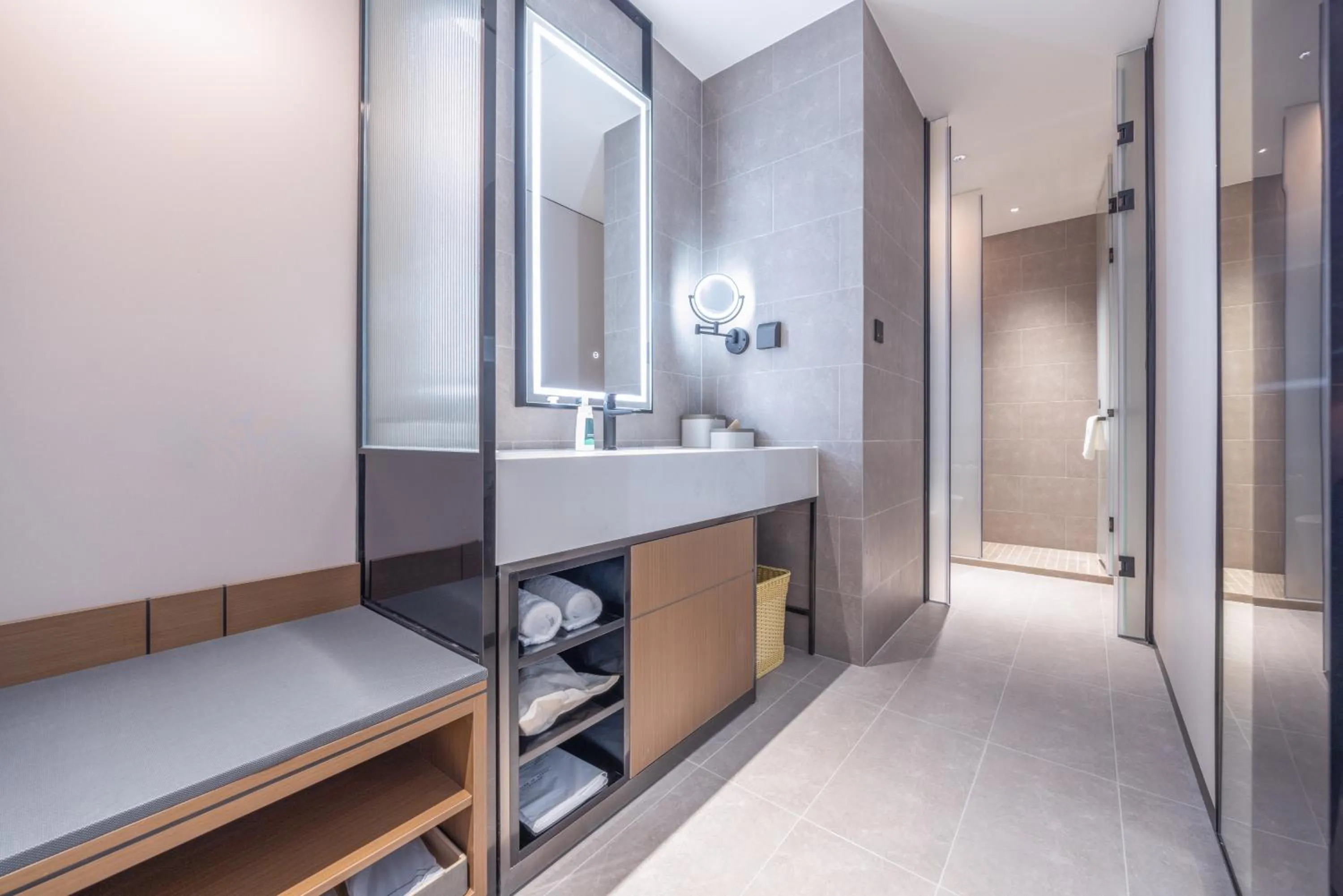 Shower, Bed in Atour Hotel Dongguan Xiping Xindi Center