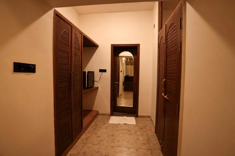 wardrobe in Le Casa Lion Resort A Premium Resort In Sasan Gir