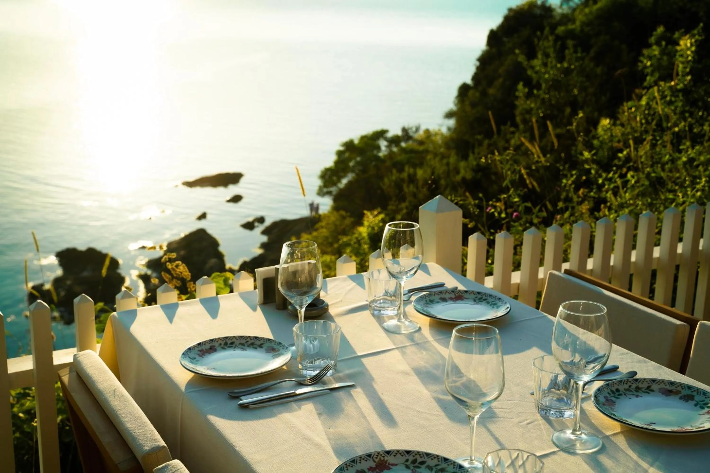 Restaurant/places to eat in Sadef Akkonak