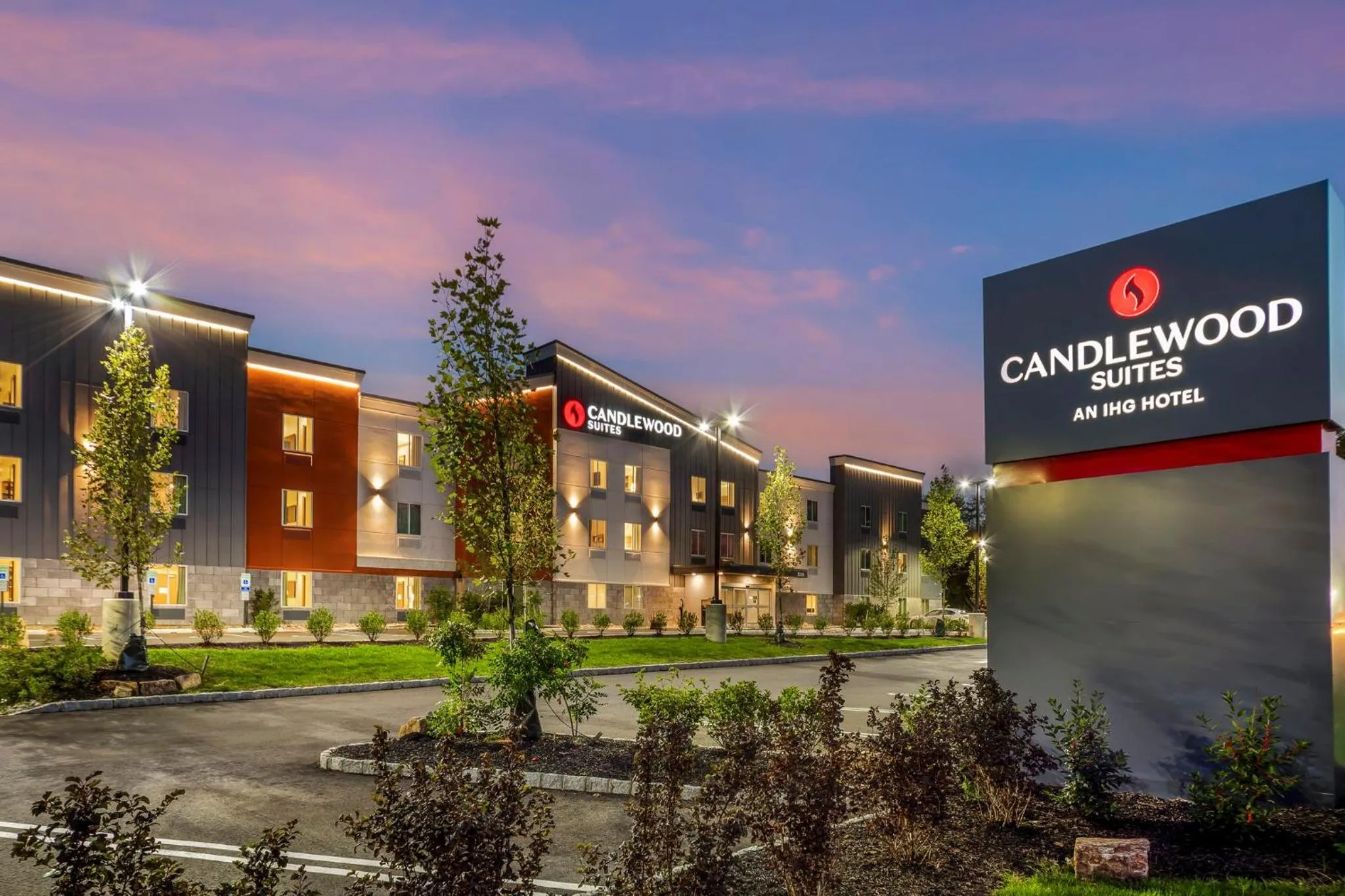 Property building in Candlewood Suites Lawrenceville - Princeton by IHG