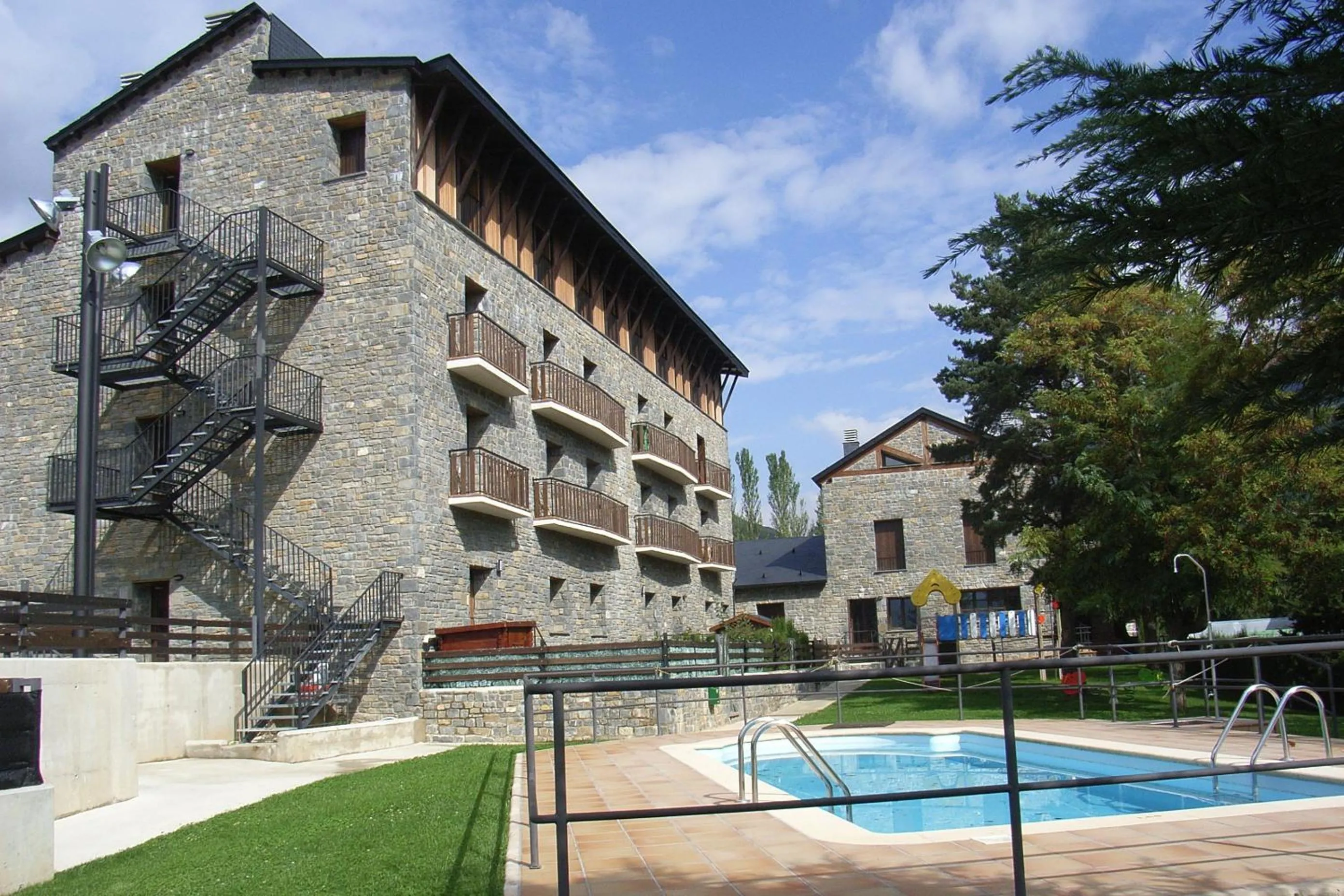 Roca Nevada Suites