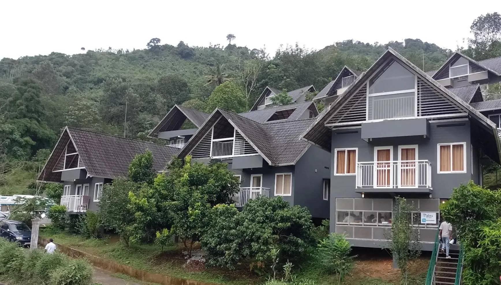 Restaurant/places to eat in Rains Valley Resort By Teal Luxury Stays