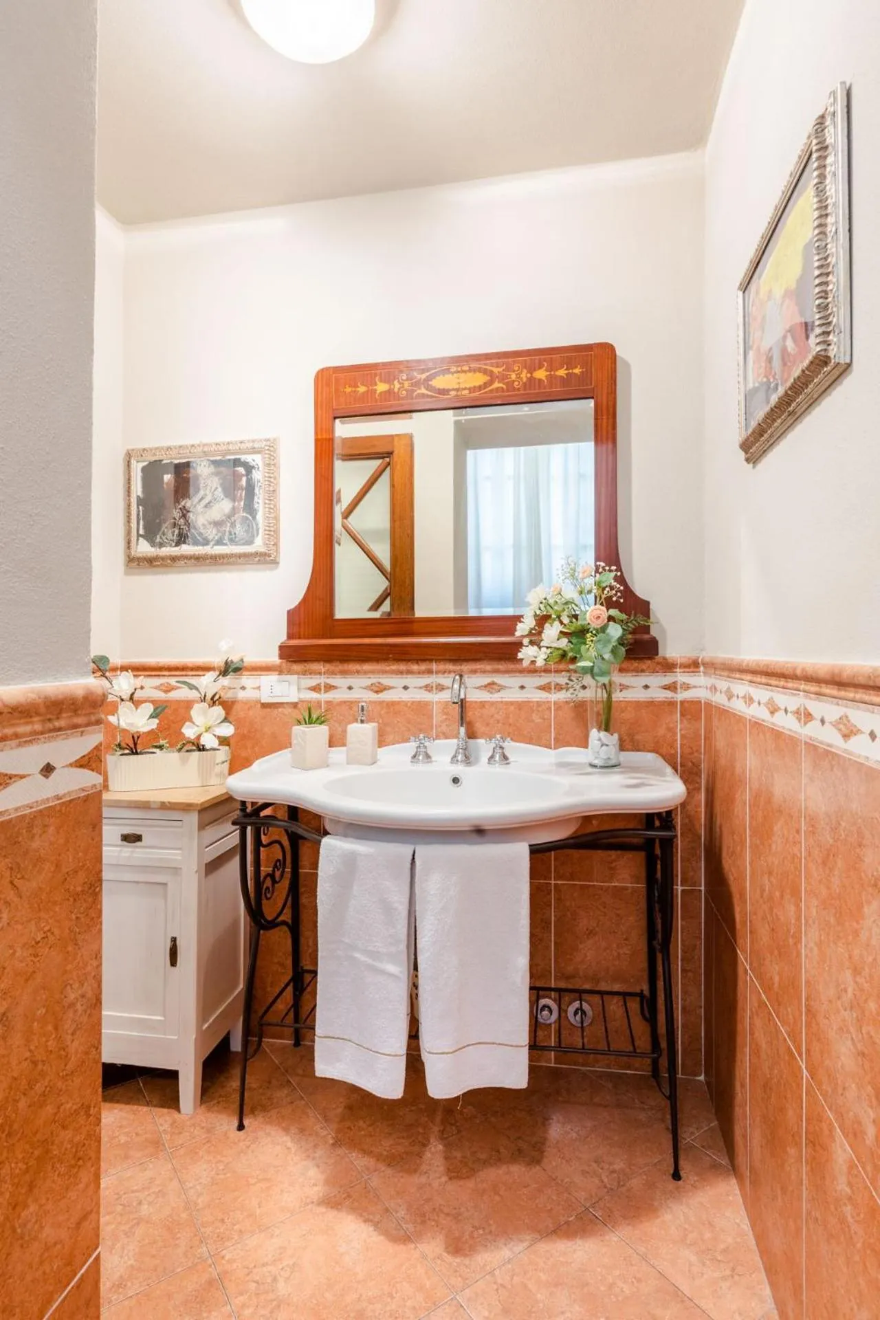 The Garden Along The Stream, romantic apartment Lucca