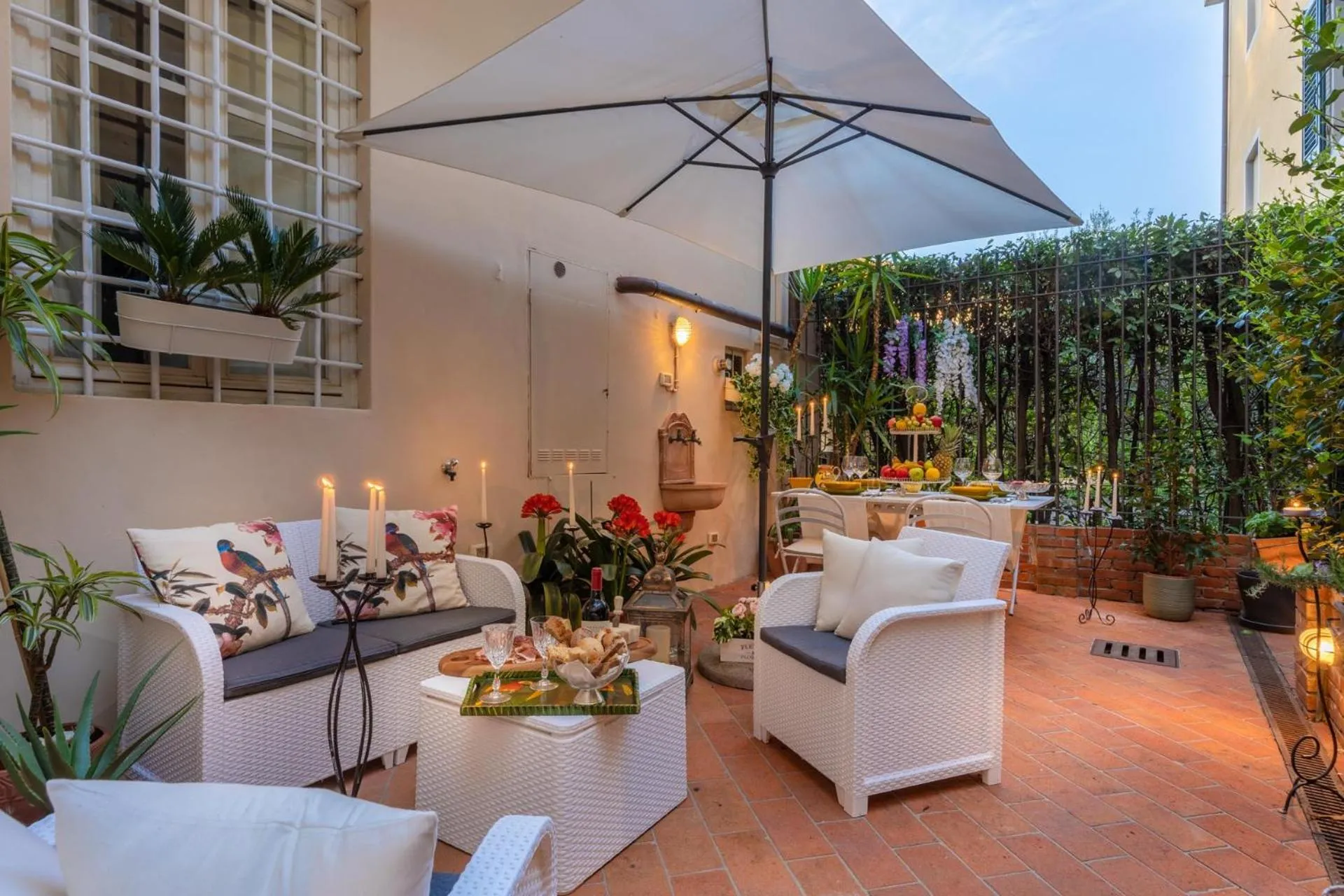 The Garden Along The Stream, romantic apartment Lucca