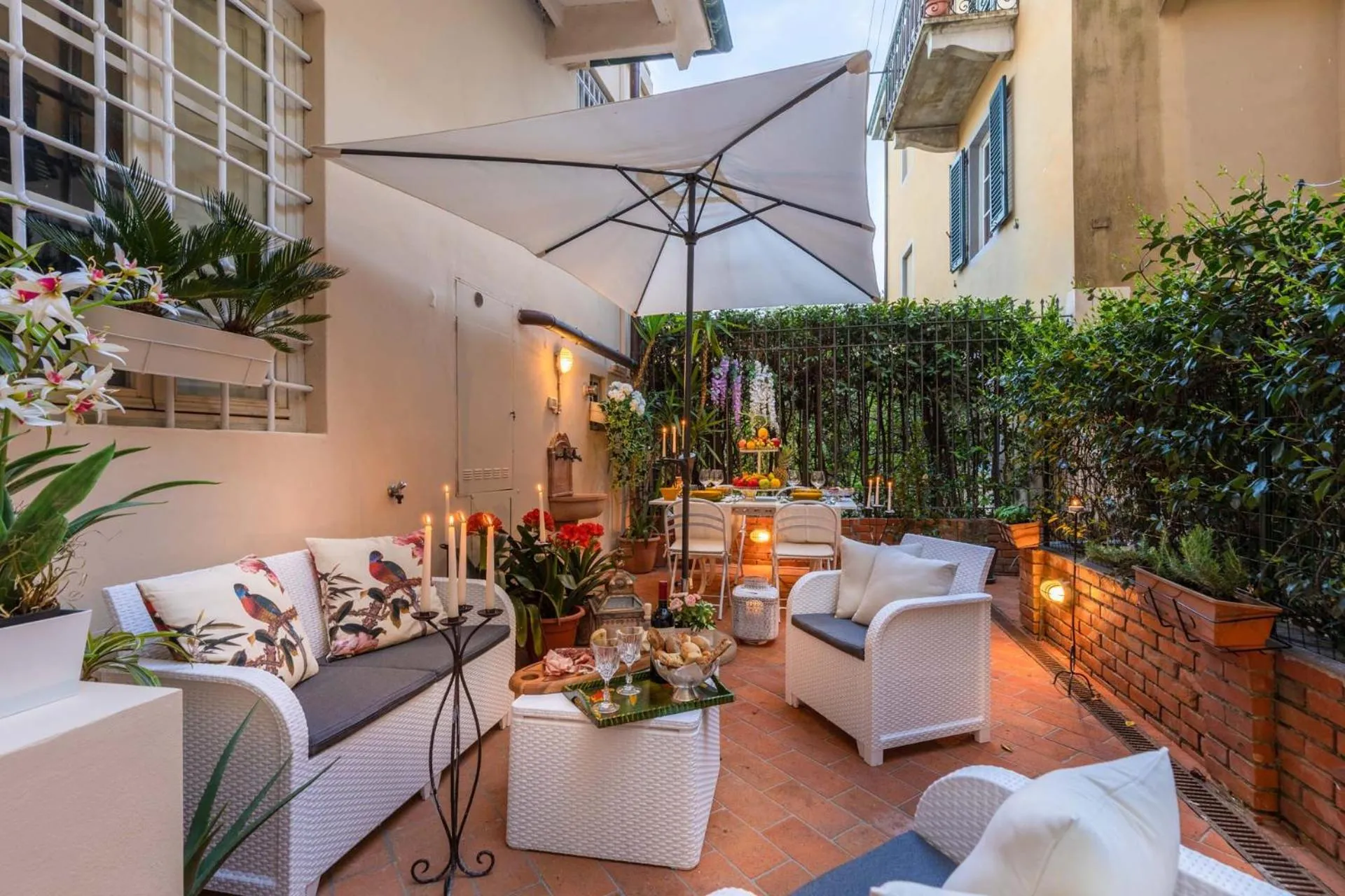 The Garden Along The Stream, romantic apartment Lucca