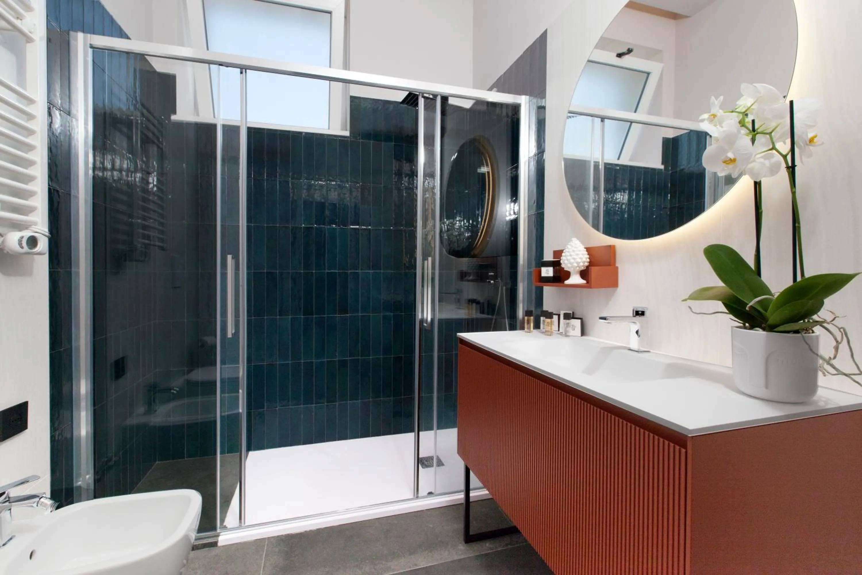 Shower in Vesuvius Palace Aparthotel