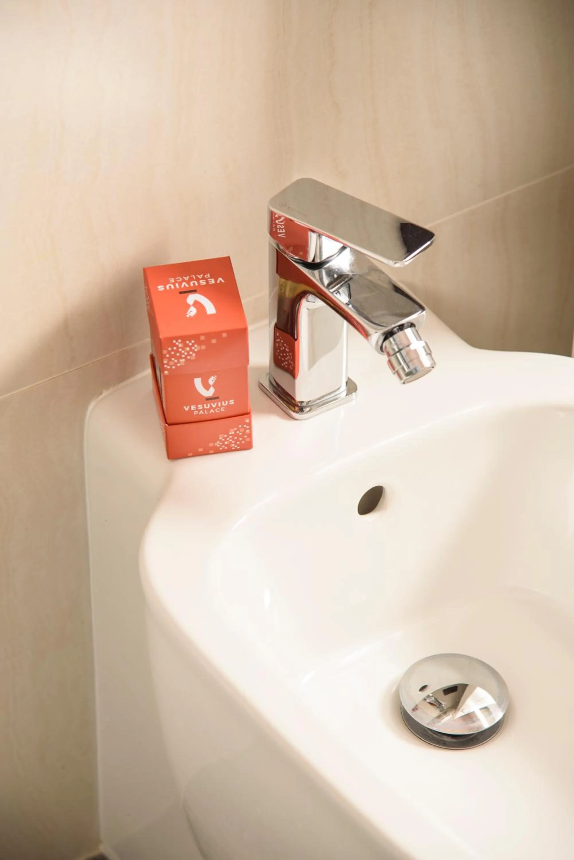 Bathroom in Vesuvius Palace Aparthotel