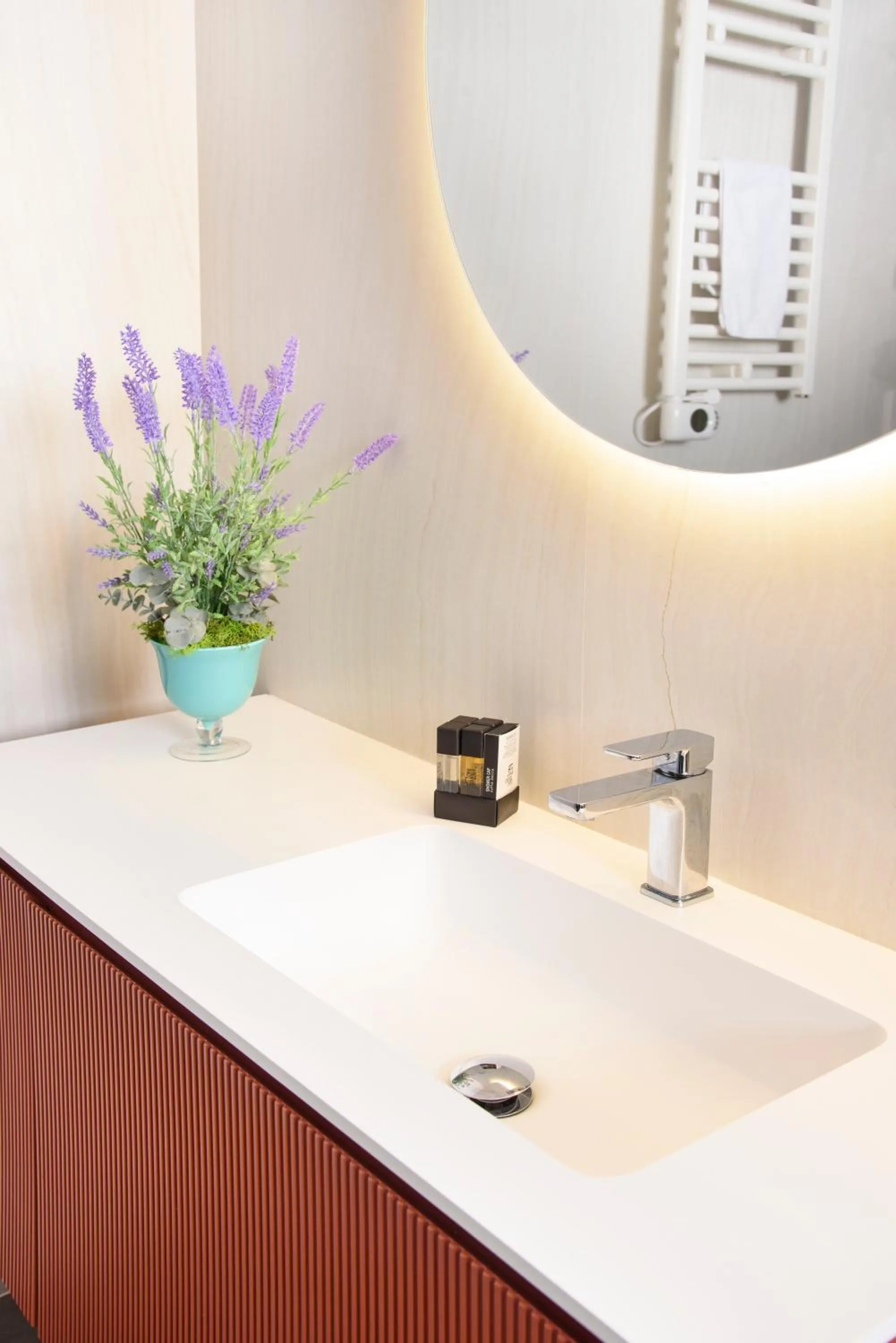 Bathroom in Vesuvius Palace Aparthotel