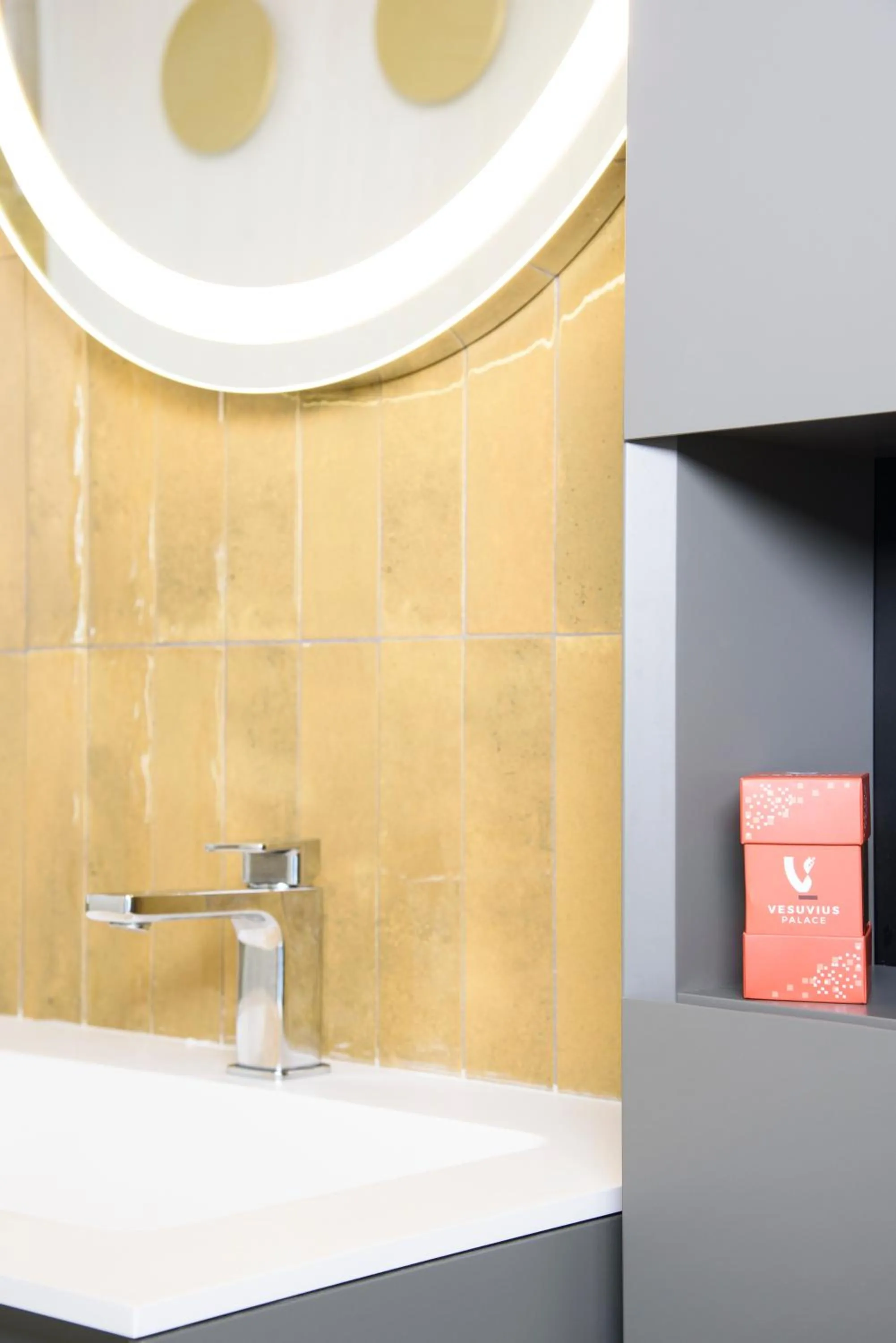 Bathroom in Vesuvius Palace Aparthotel