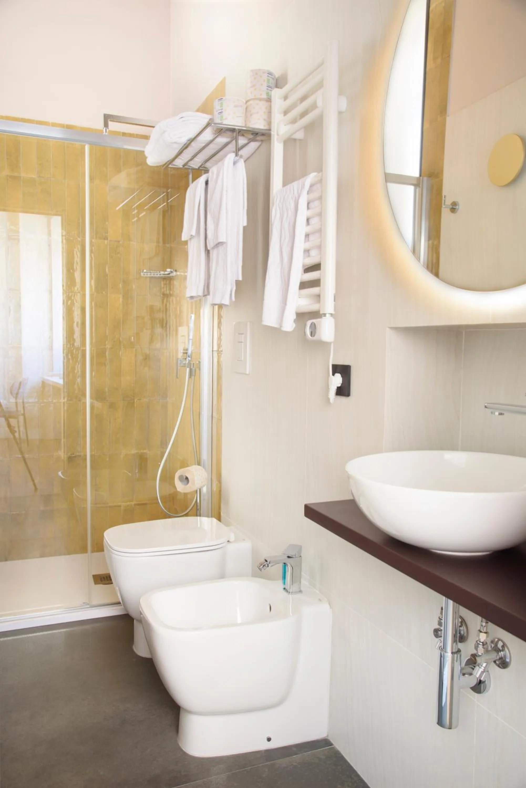 Shower in Vesuvius Palace Aparthotel