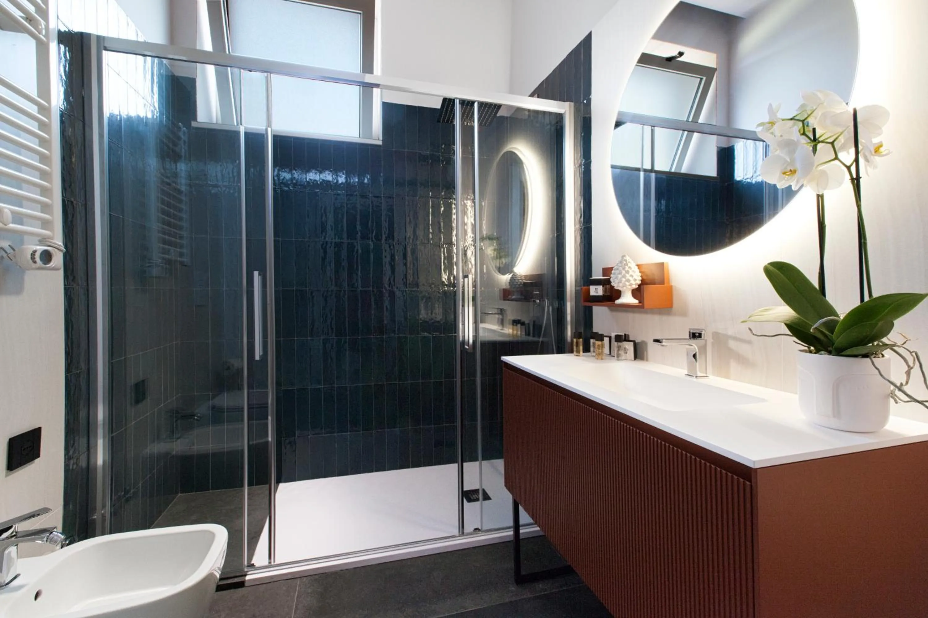 Shower in Vesuvius Palace Aparthotel