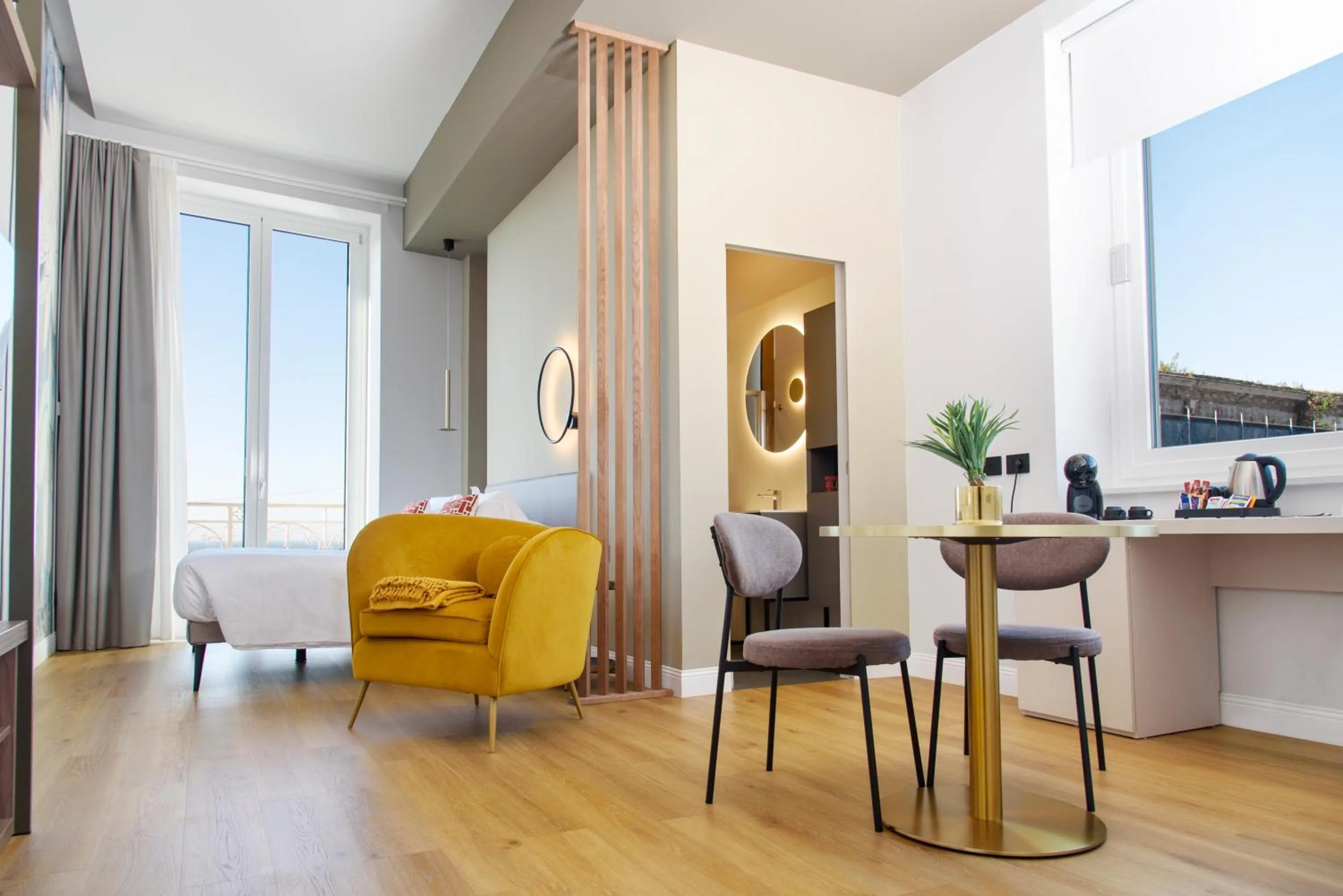 Bathroom in Vesuvius Palace Aparthotel