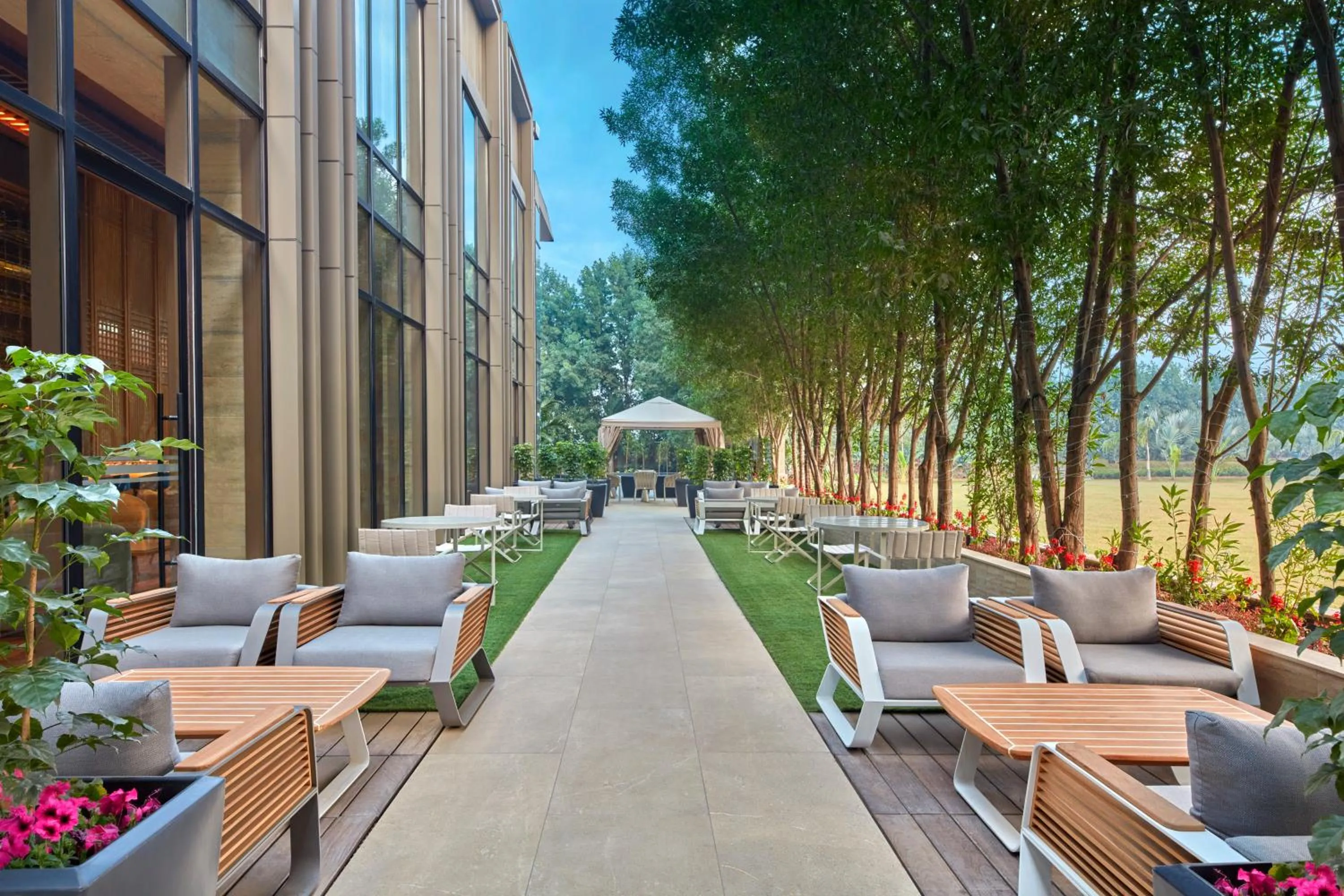 Dining area in Hilton Gurugram Baani City Centre