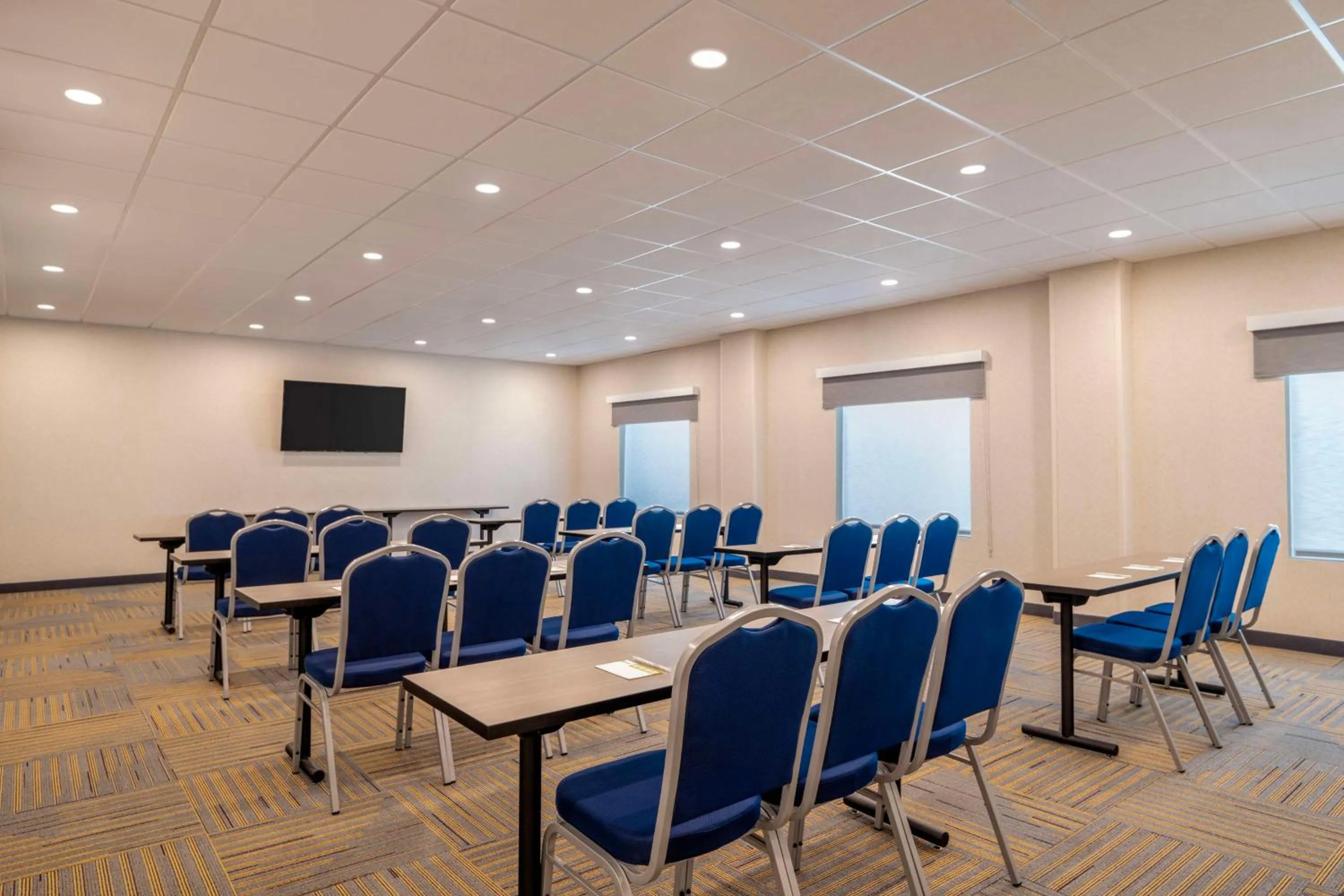 Meeting/conference room in Home2 Suites By Hilton Jonesboro