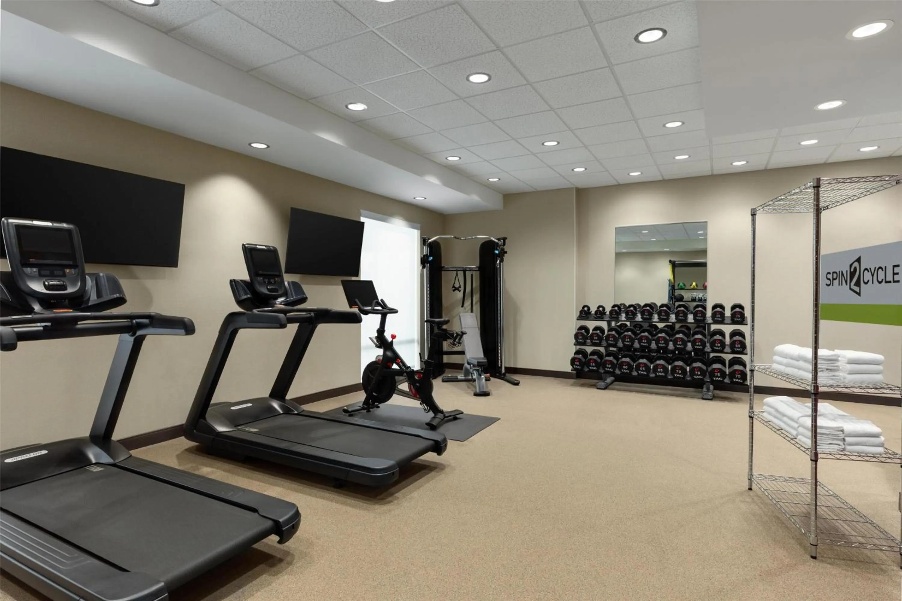 Fitness centre/facilities in Home2 Suites By Hilton Dublin