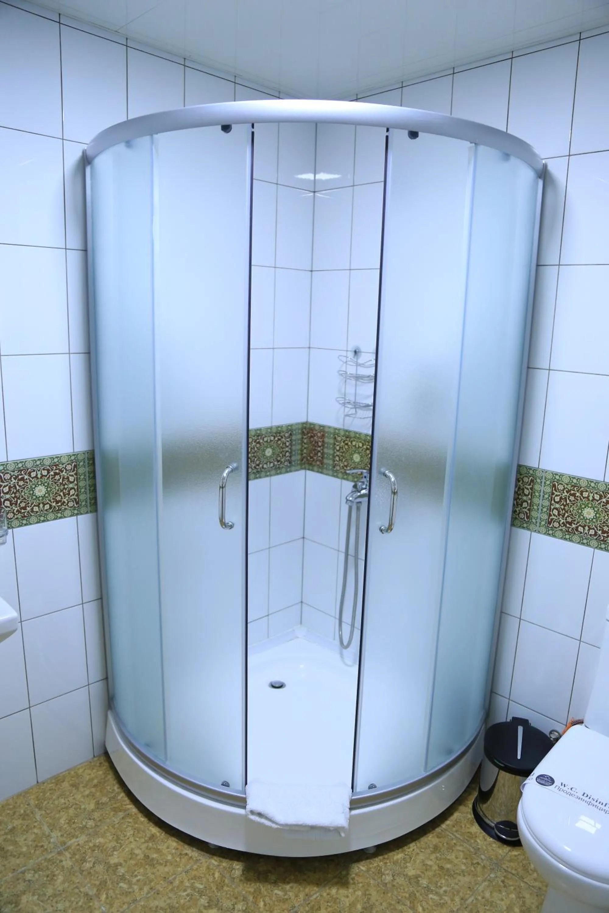 Shower in Grand Emir Residence