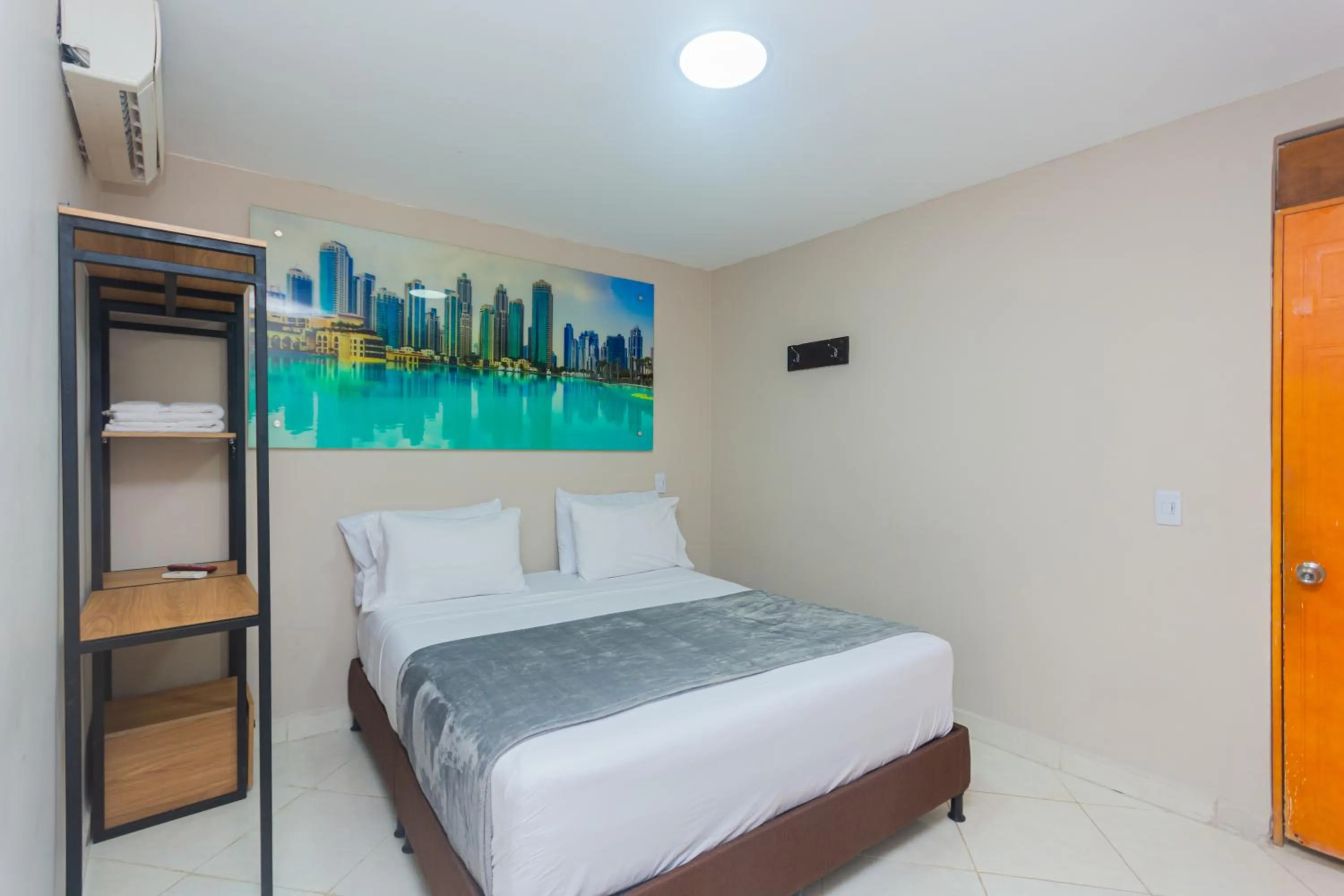 Photo of the whole room, Bed in Hotel Tropical San Jeronimo