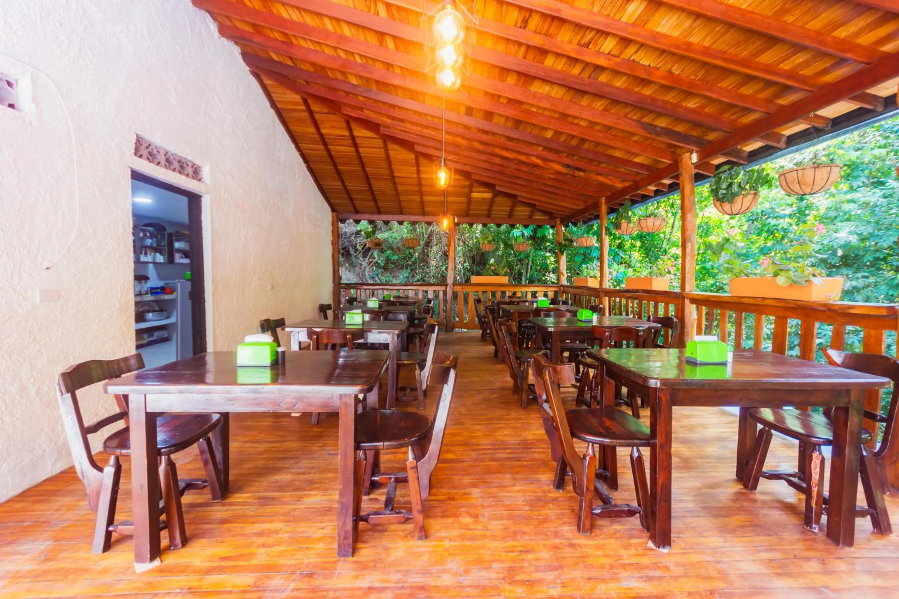 Restaurant/places to eat in Hotel Tropical San Jeronimo