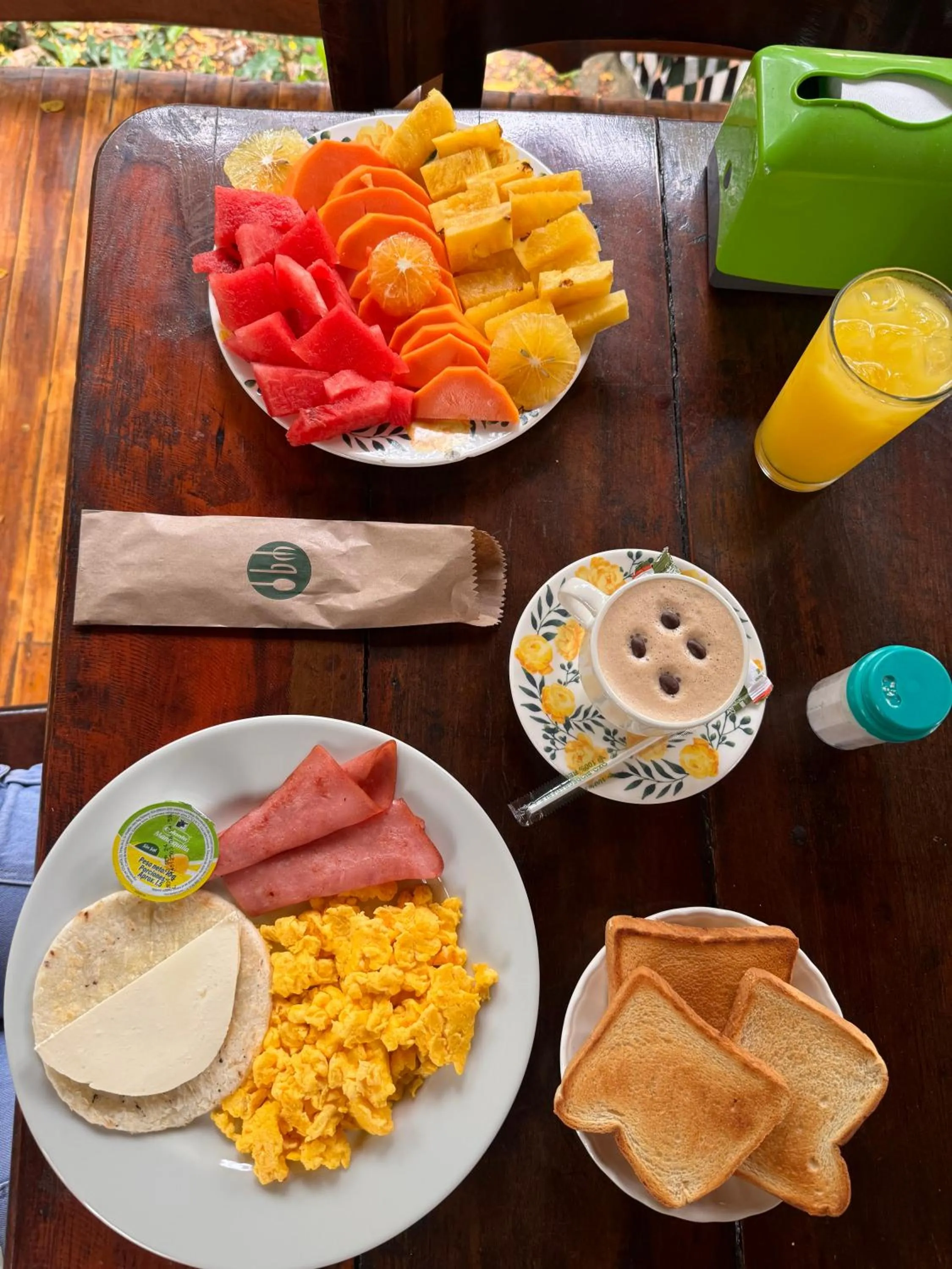 Restaurant/places to eat in Hotel Tropical San Jeronimo