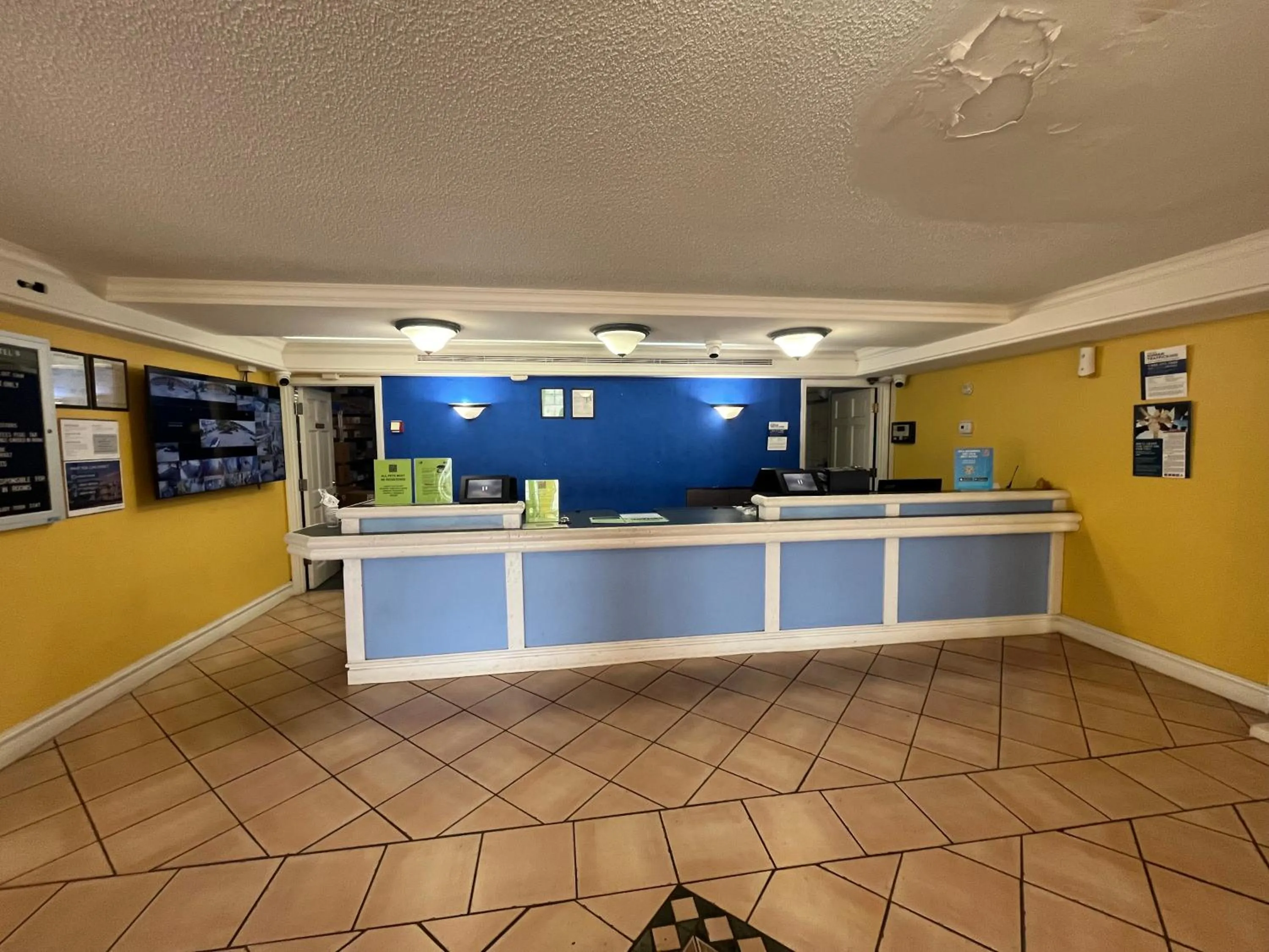 Studio 6 Huntsville, AL University Drive