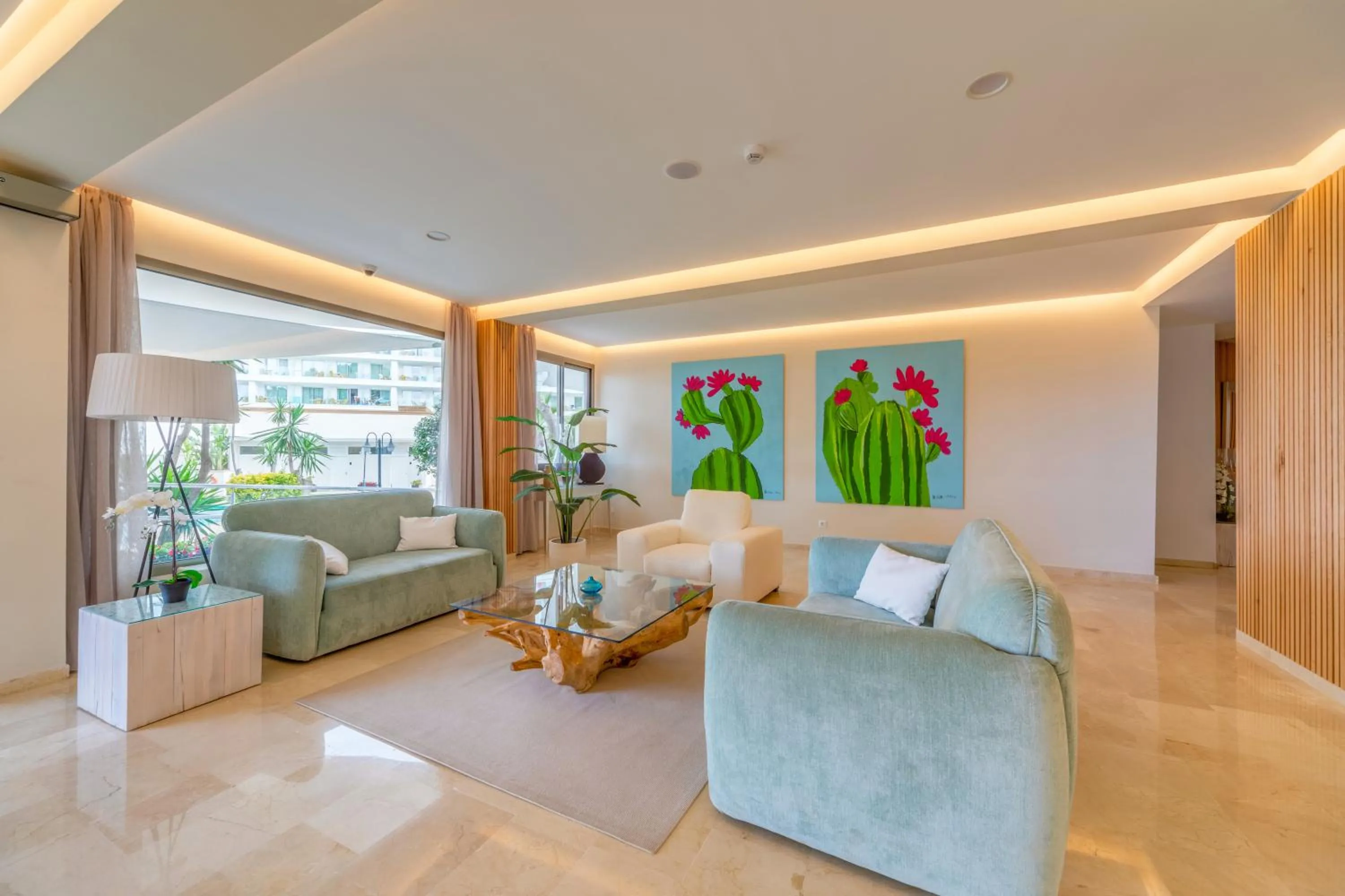 Communal lounge/ TV room in Playa Esperanza Resort Affiliated by Meliá