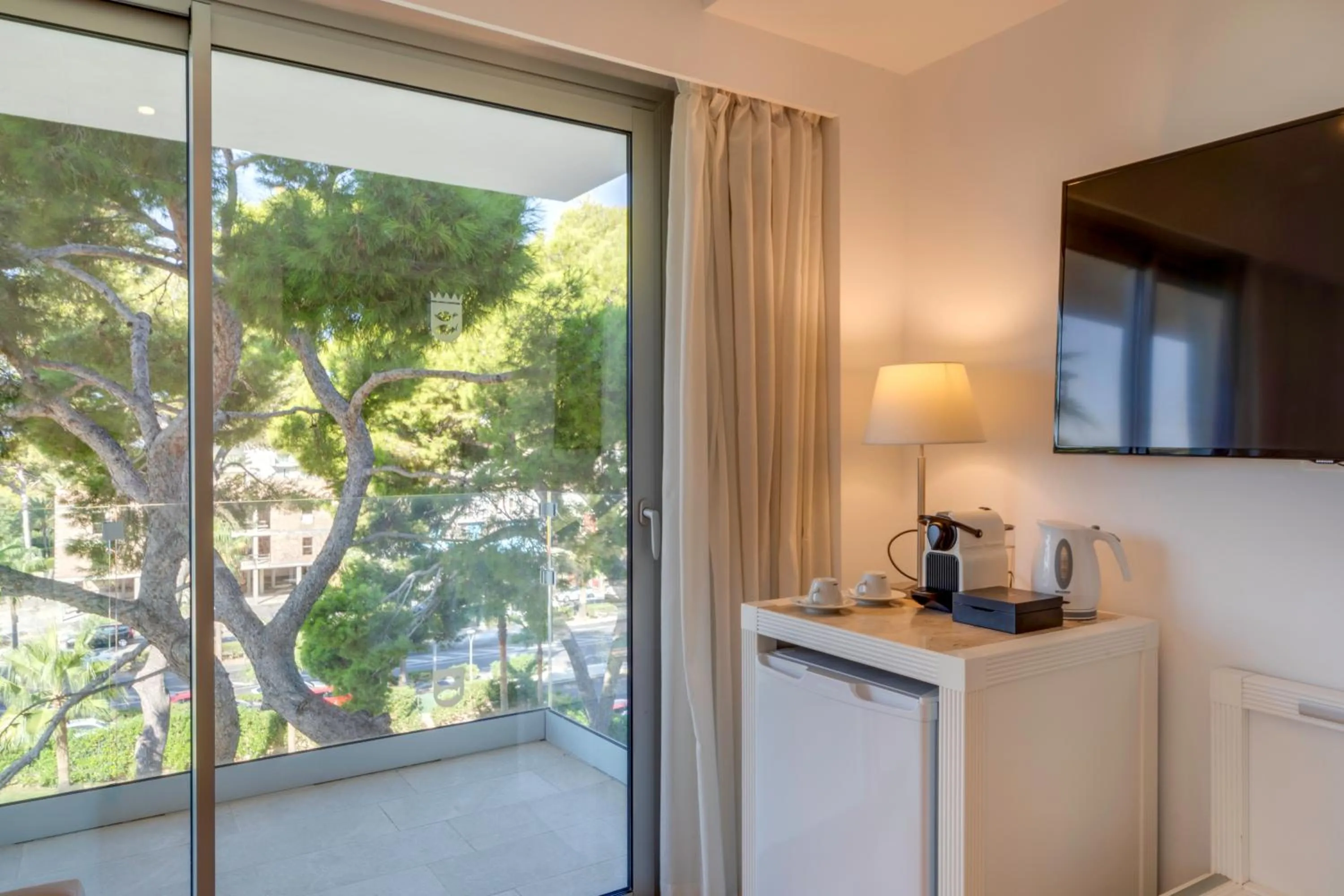 Coffee/tea facilities in Playa Esperanza Resort Affiliated by Meliá