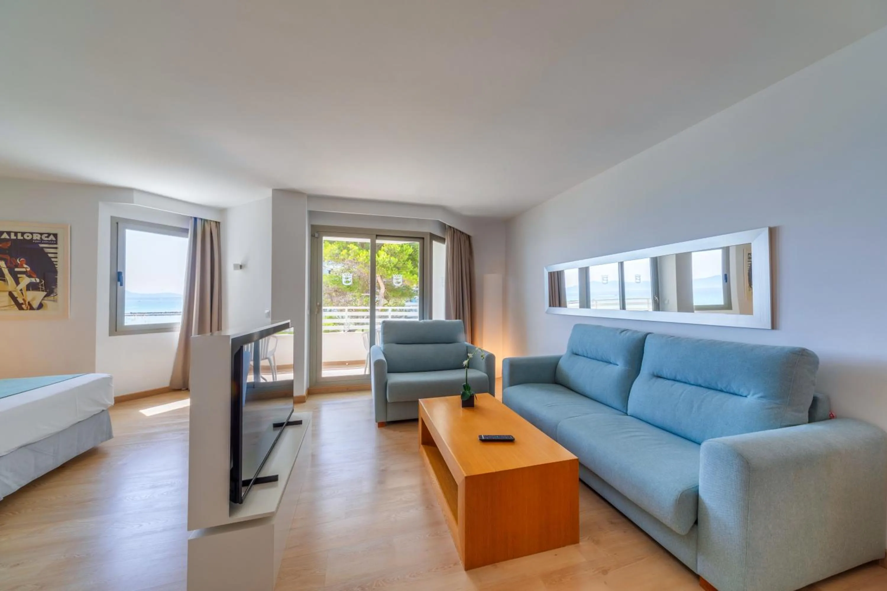 TV and multimedia in Playa Esperanza Resort Affiliated by Meliá