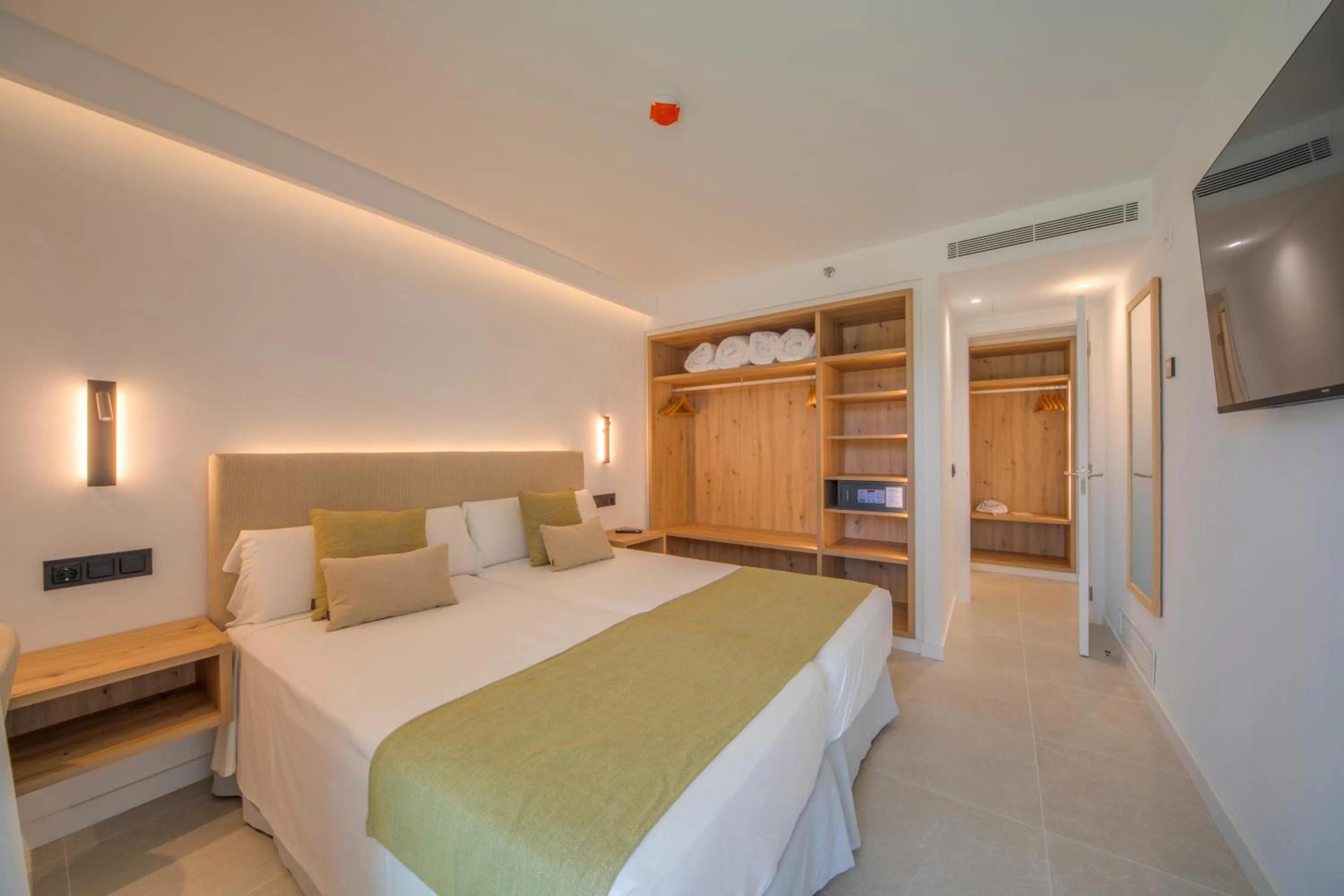 Bed in Playa Esperanza Resort Affiliated by Meliá