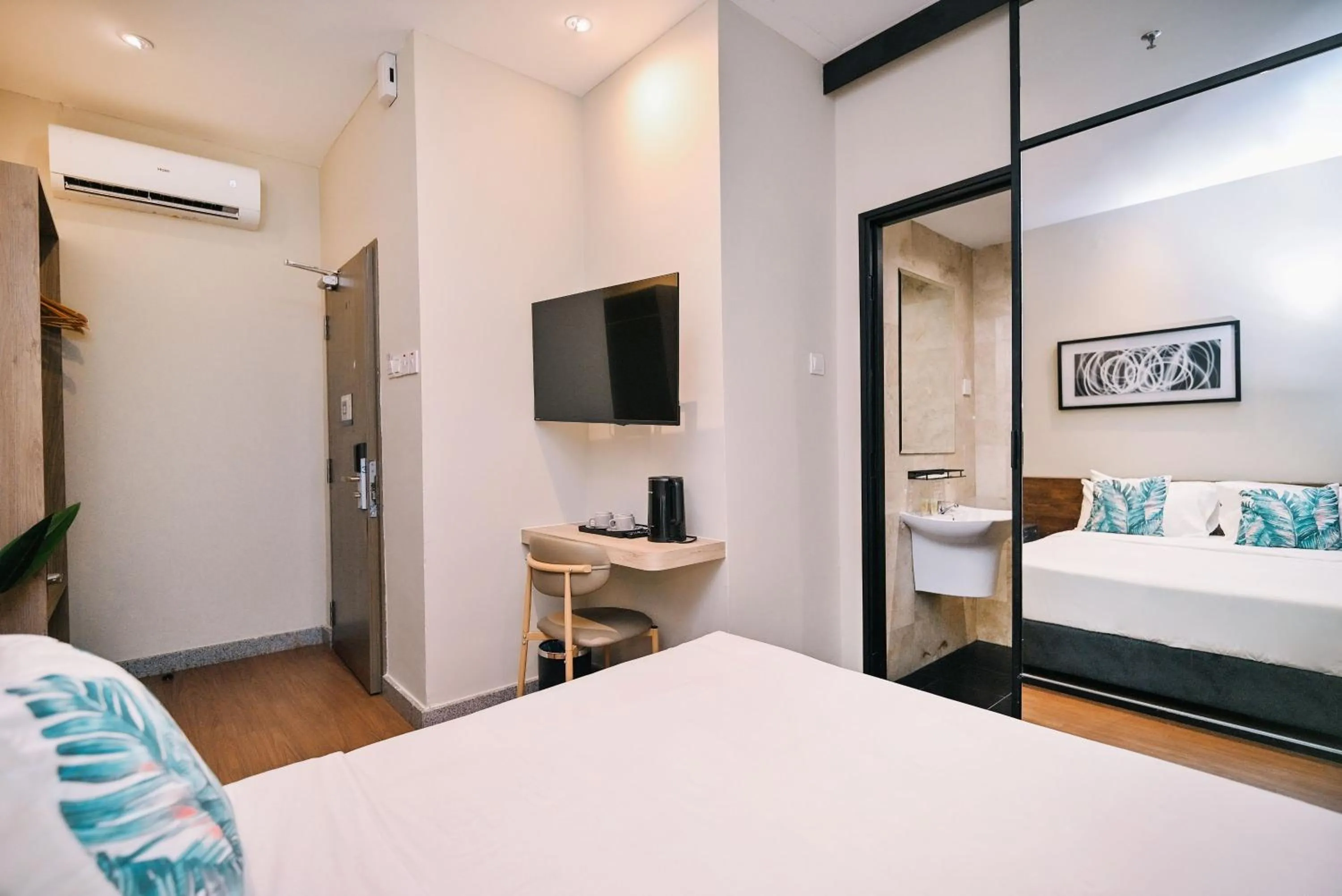 Bed in Kingston Hotel 4 - TRX