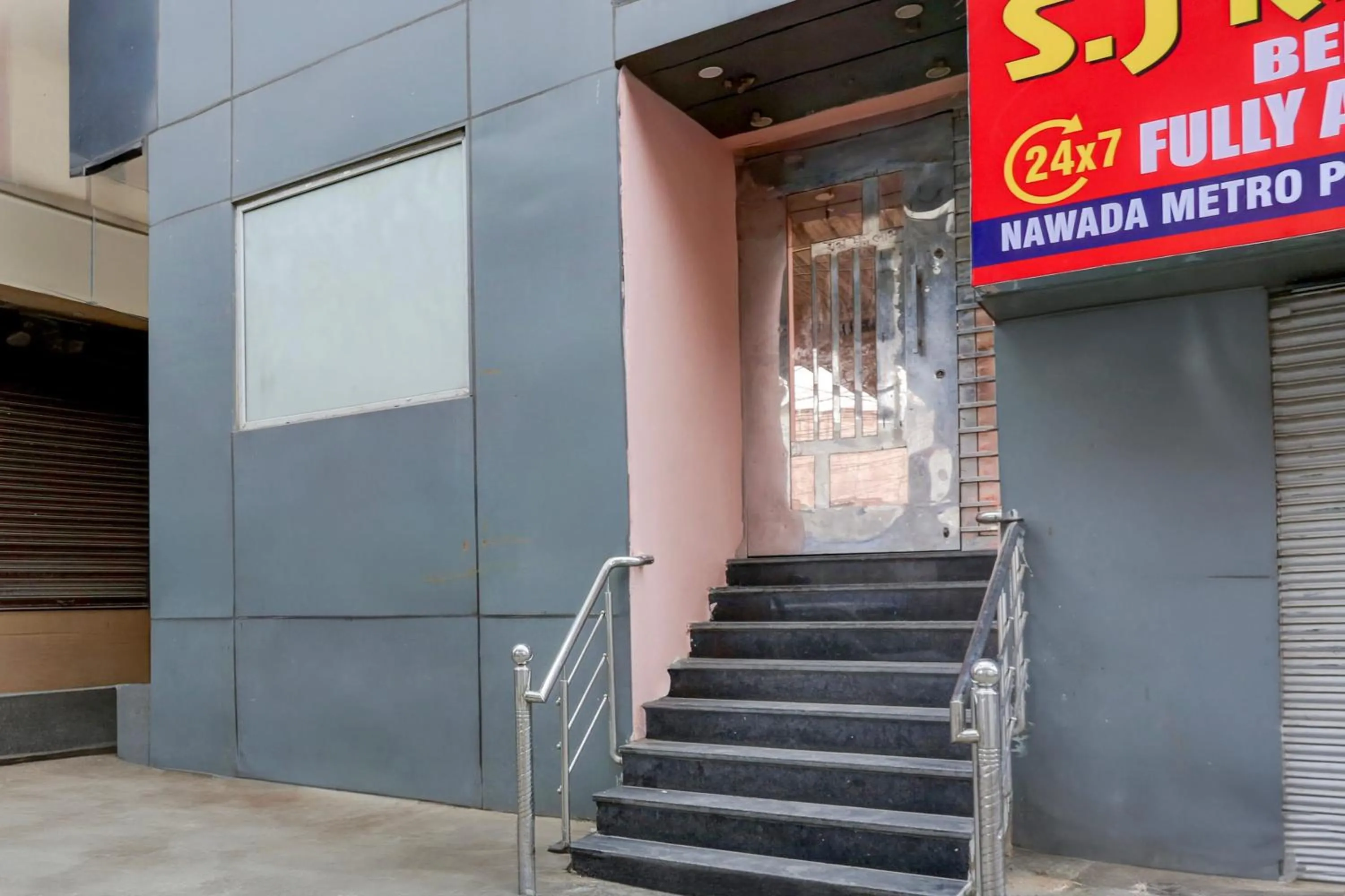 Super Hotel O S J Residency