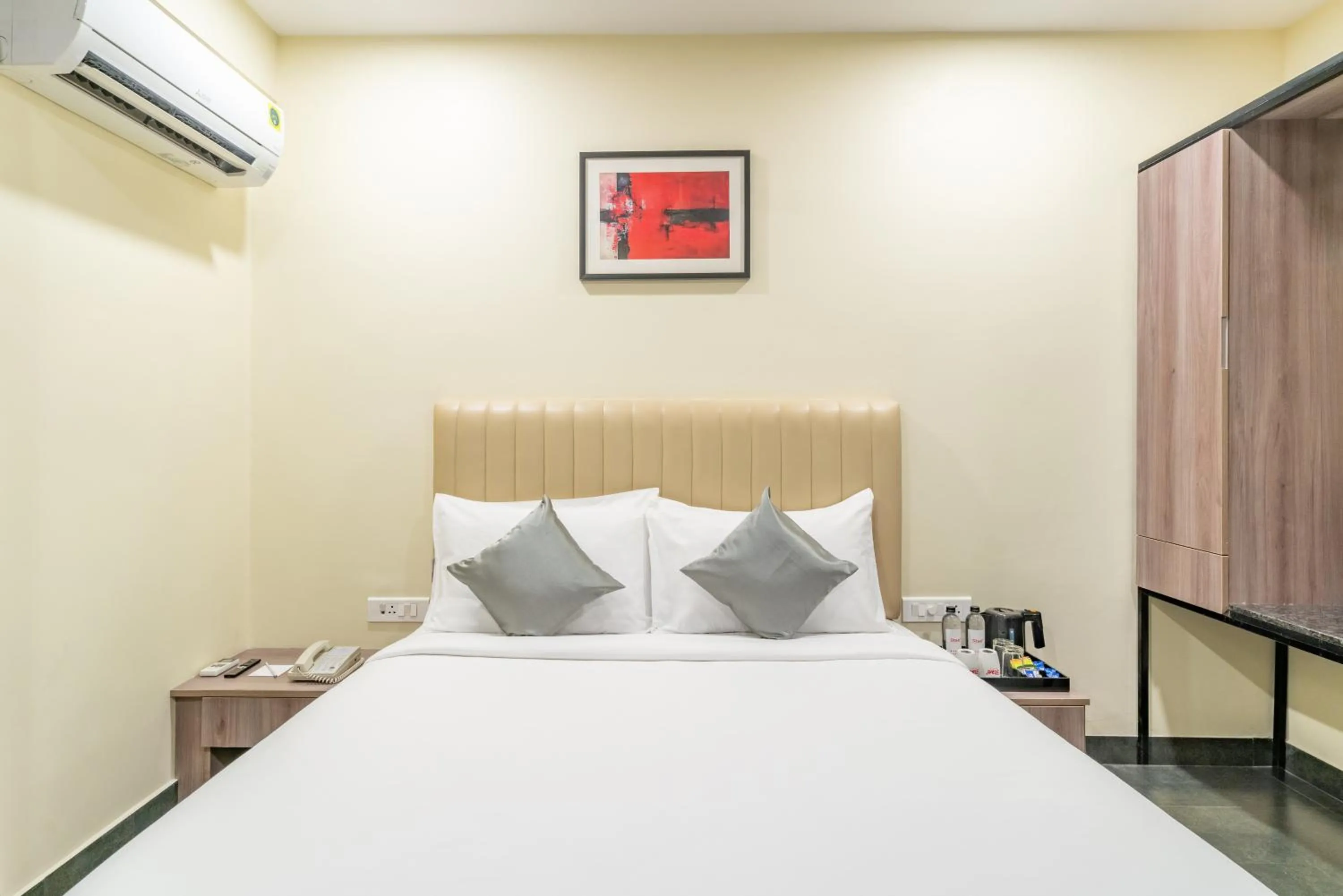 Bed in Stae Hotel-Madhapur