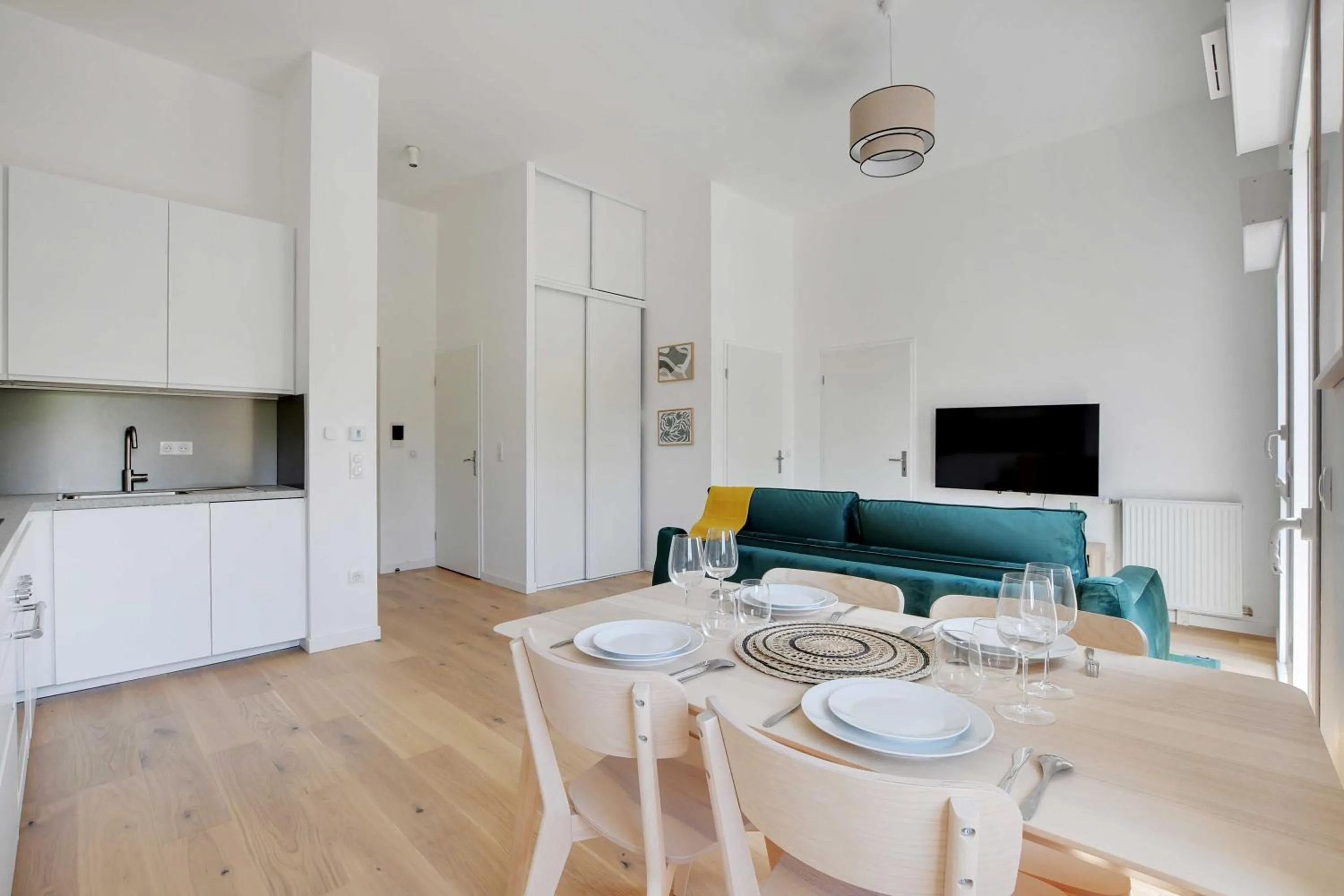 Communal lounge/ TV room in Modern Apartment - 1BD-4P - PMR - Nogent-sur-Marne