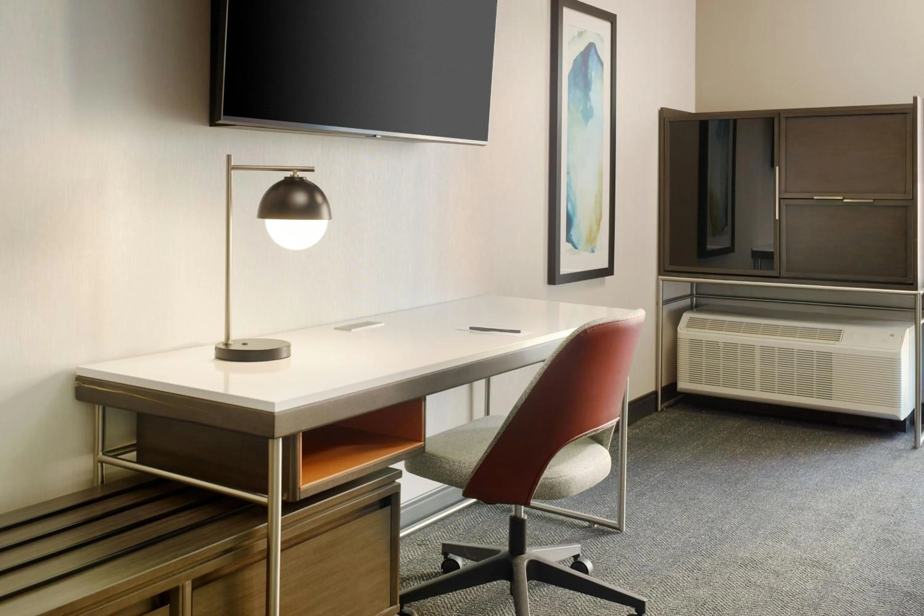 Photo of the whole room in Courtyard by Marriott Atlanta Covington