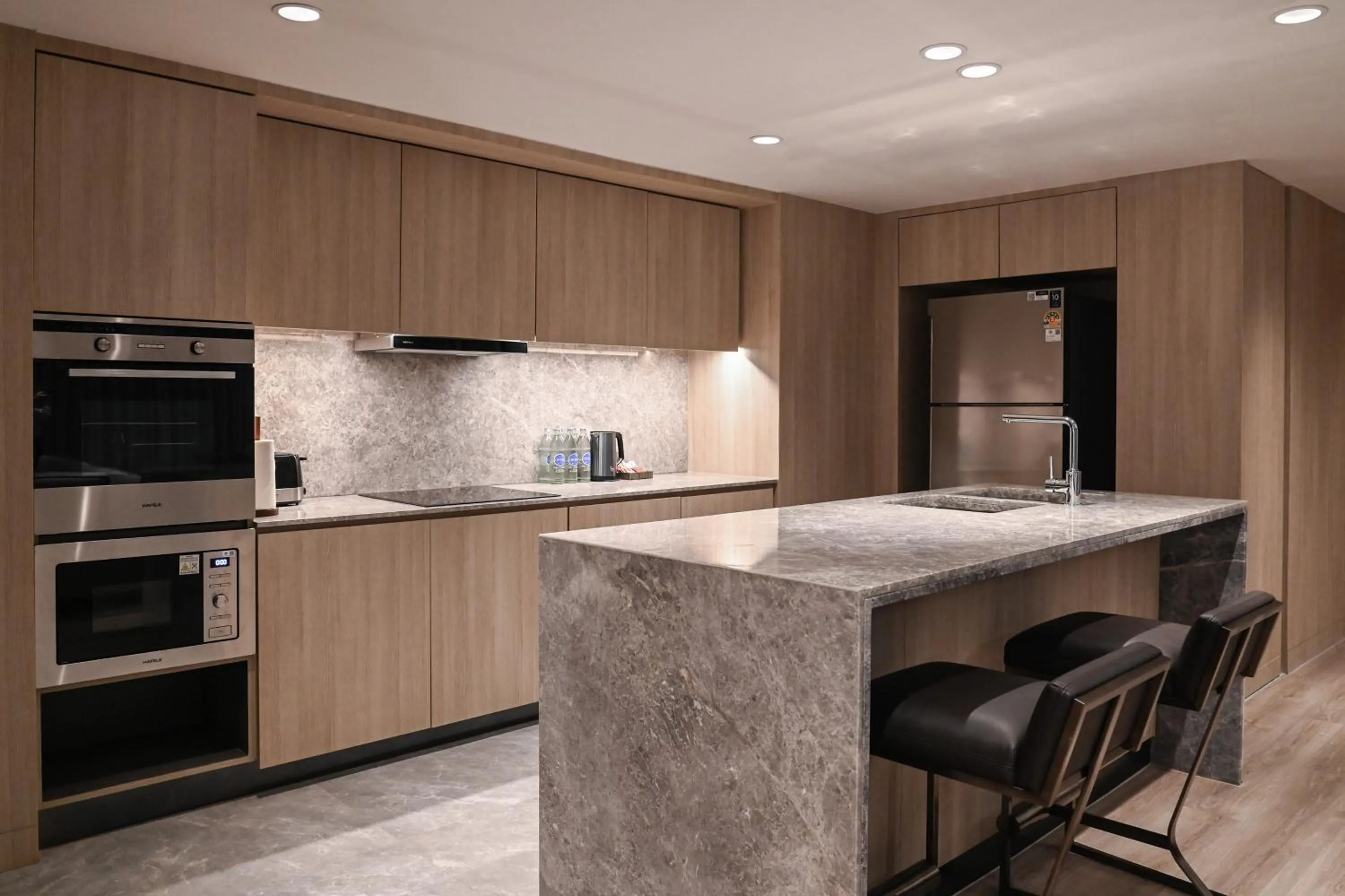 Kitchen or kitchenette in Marriott Executive Apartments, Bangkok Townhall Sukhumvit