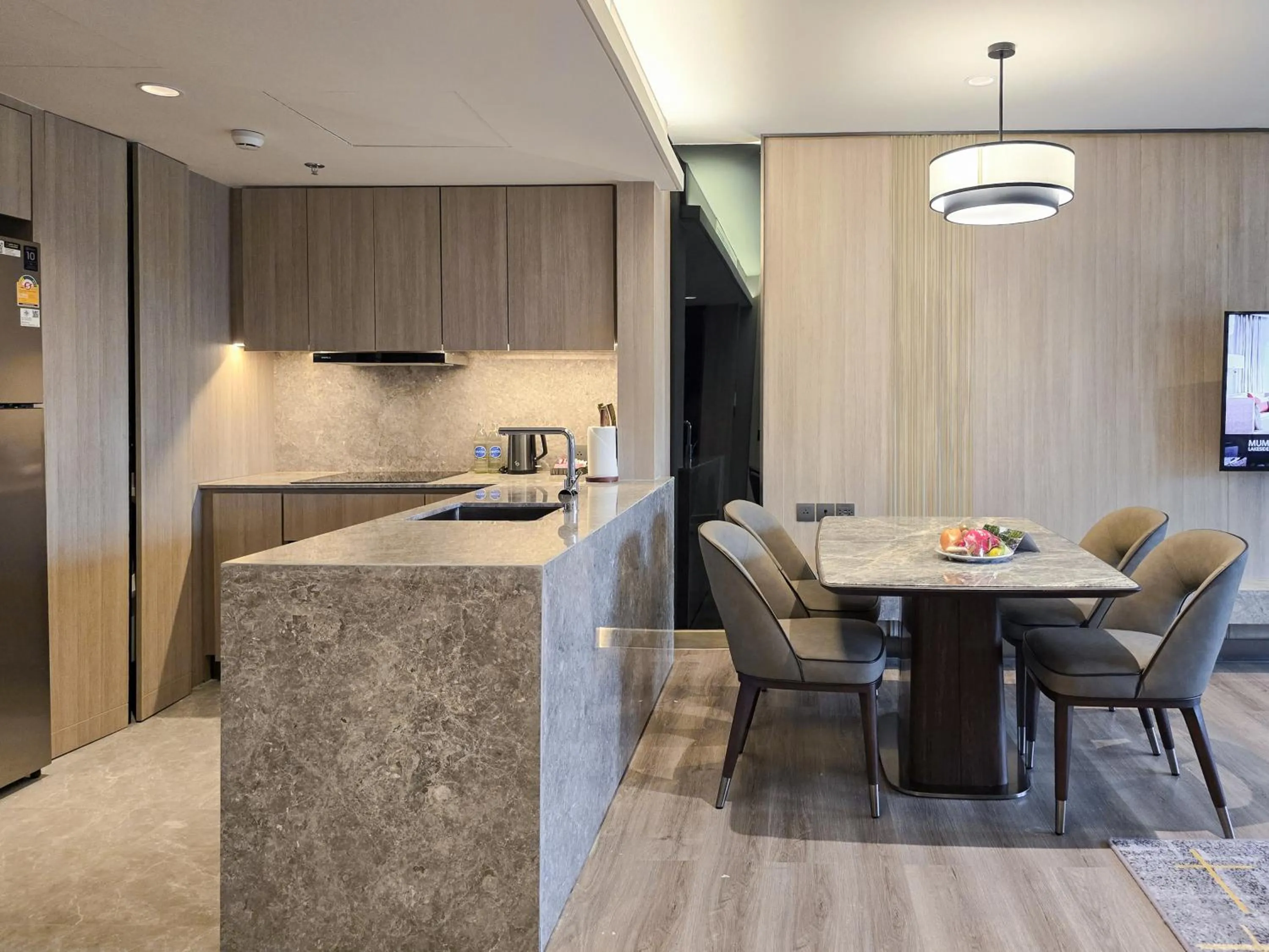 Kitchen or kitchenette in Marriott Executive Apartments, Bangkok Townhall Sukhumvit