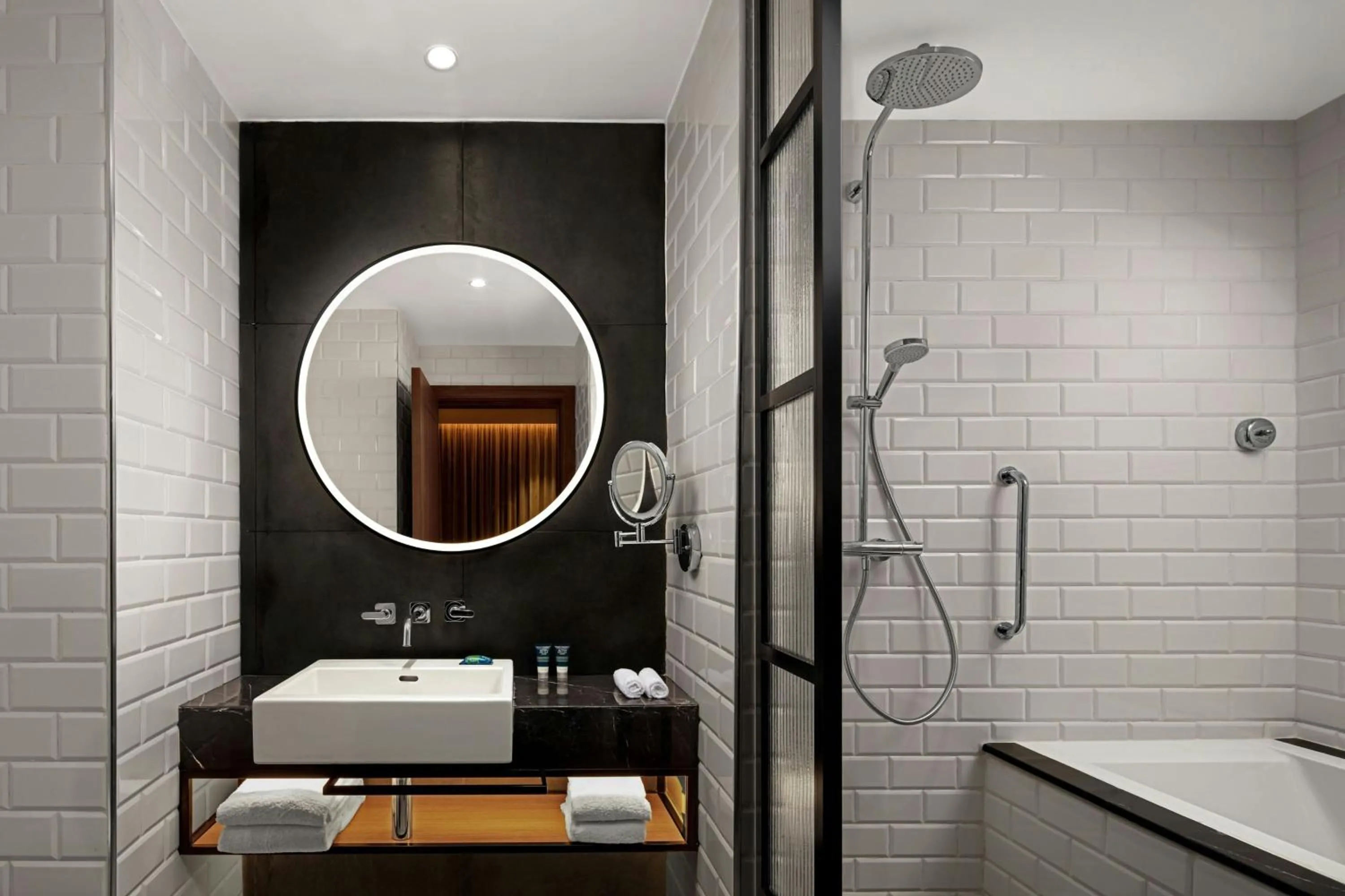 Bathroom in Four Points by Sheraton Dakar Diamniadio