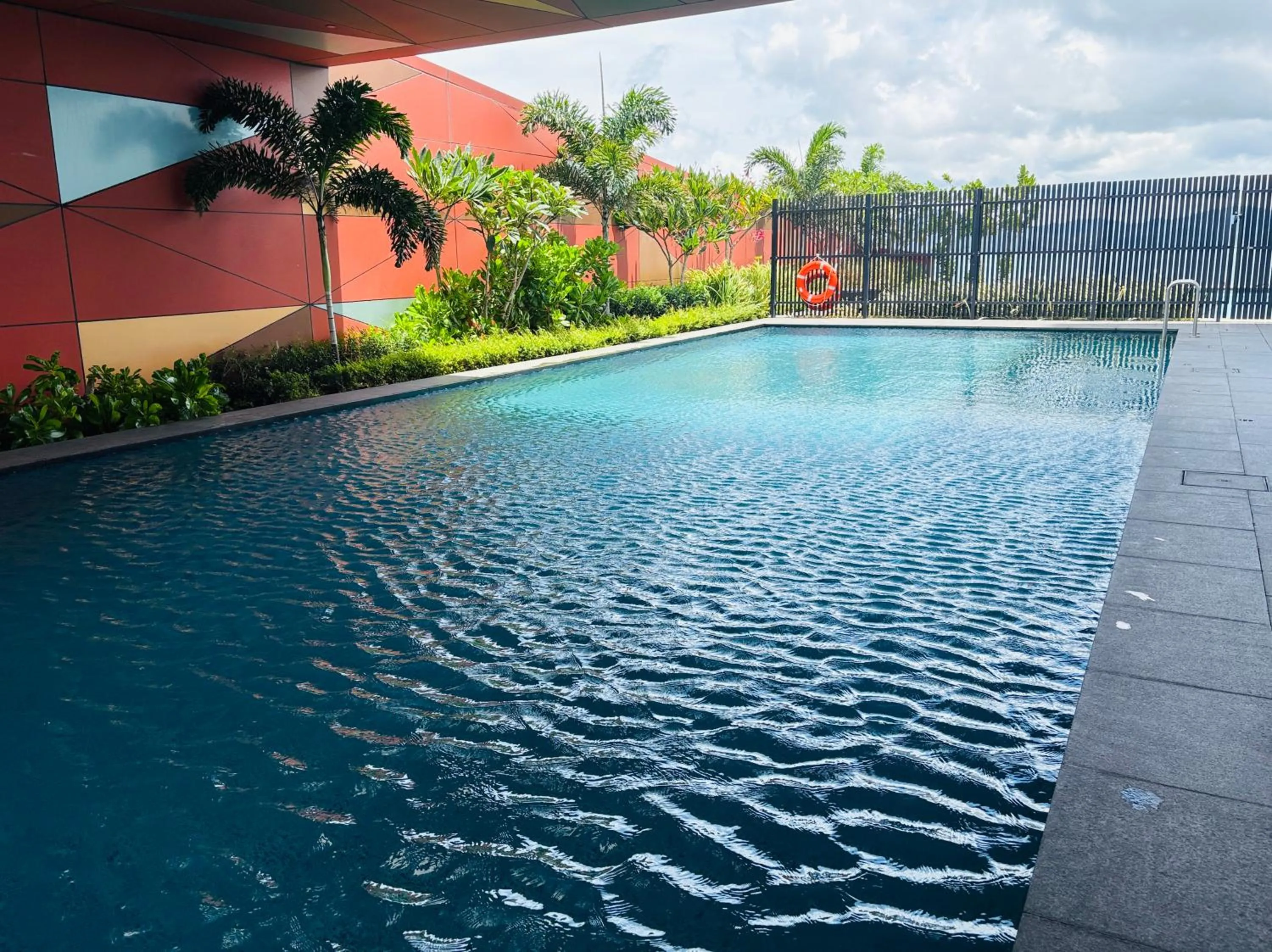Swimming pool in Marriott Executive Apartments Port Moresby