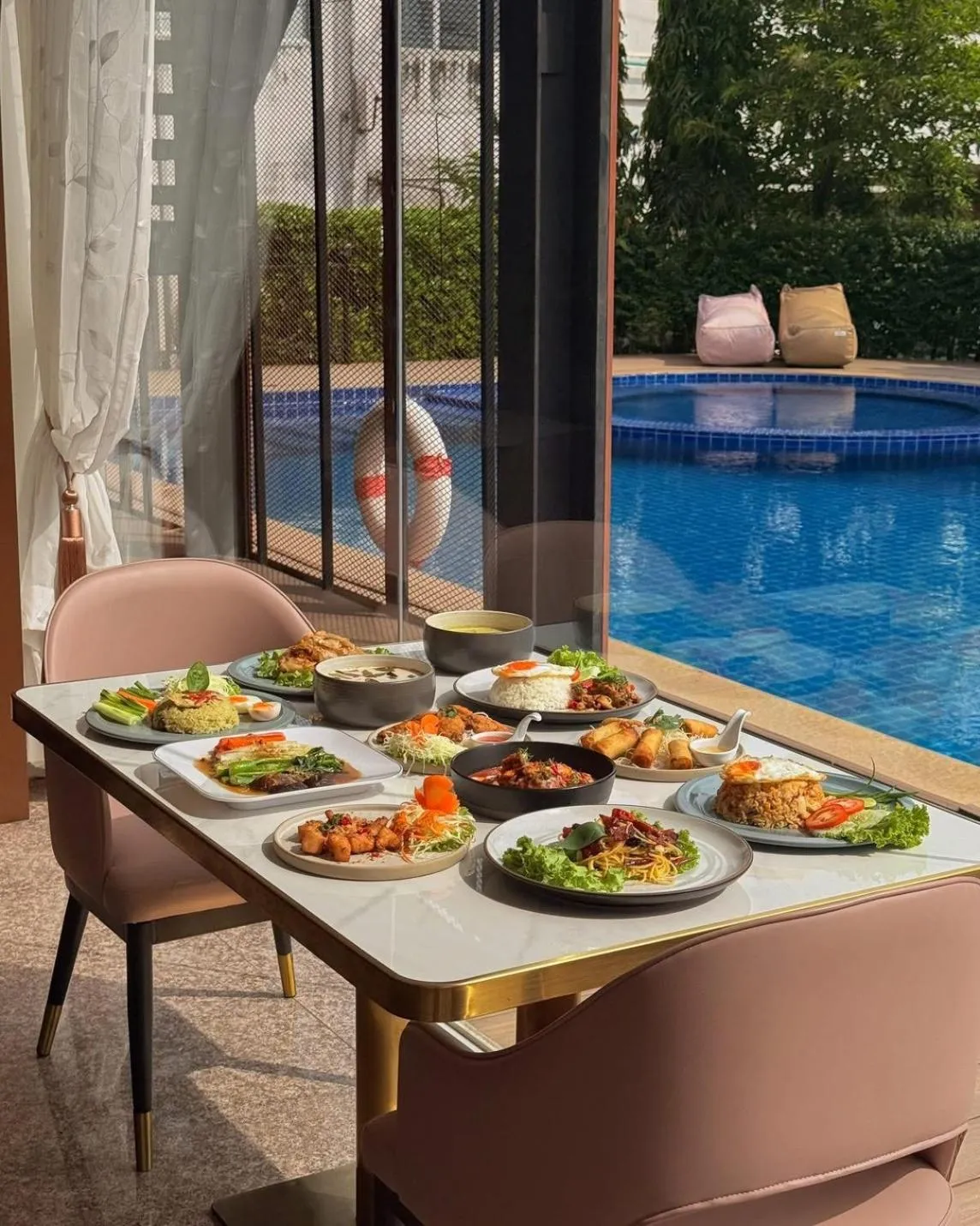 Restaurant/places to eat in Miloft Suvarnabhumi Airport Hotel