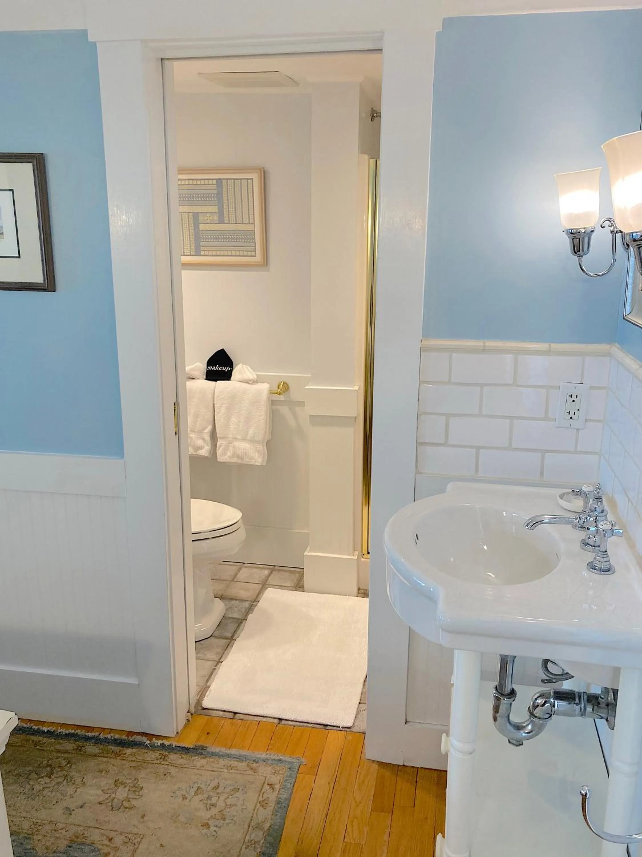 Bathroom in Revere Guest House