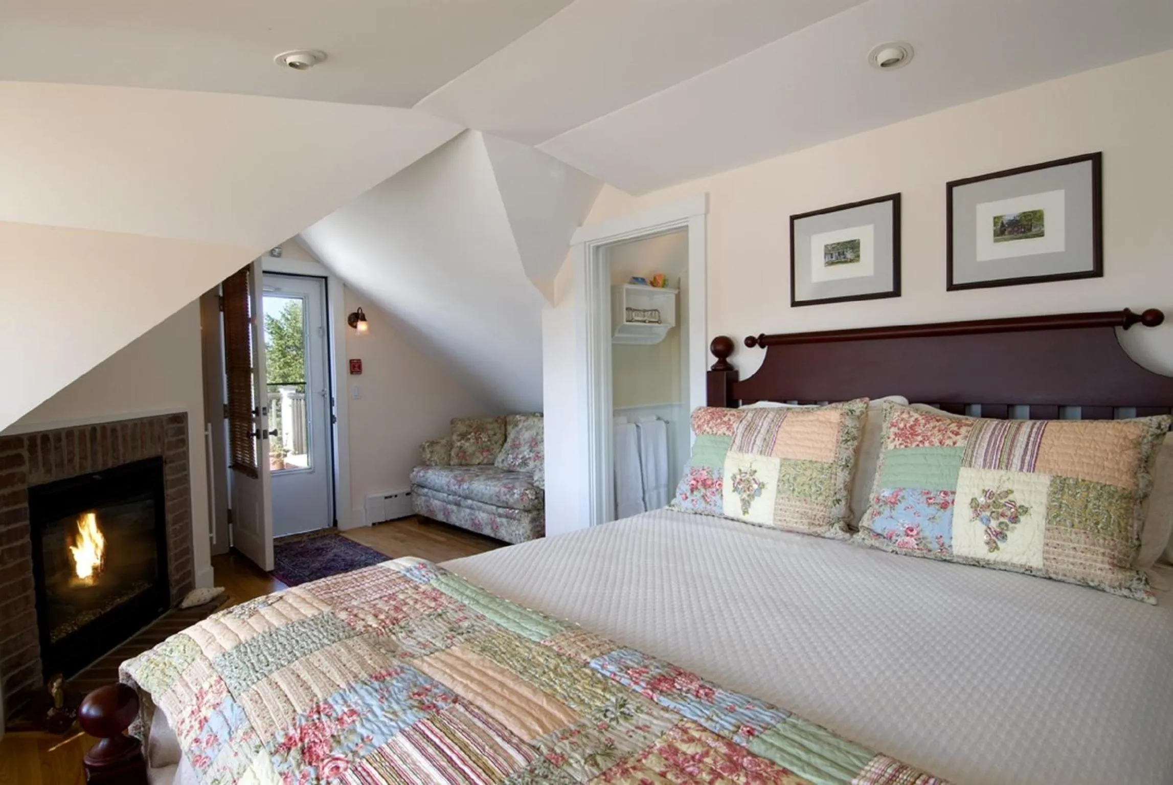 Bedroom, Bed in Revere Guest House