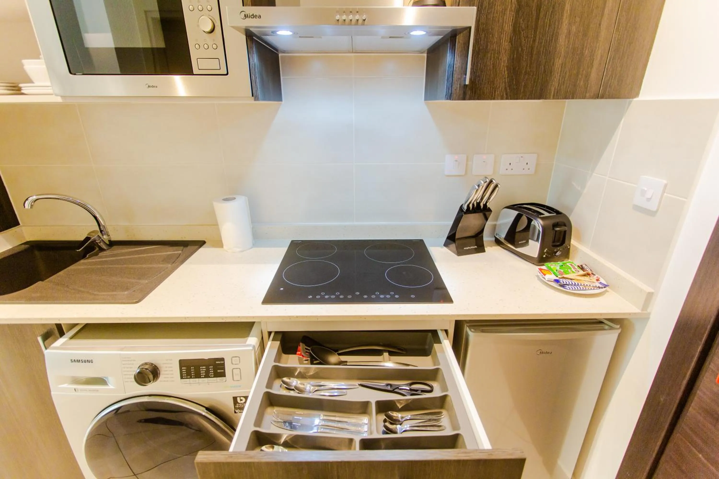 Kitchen or kitchenette in Accra Luxury Apartments at Embassy Gardens