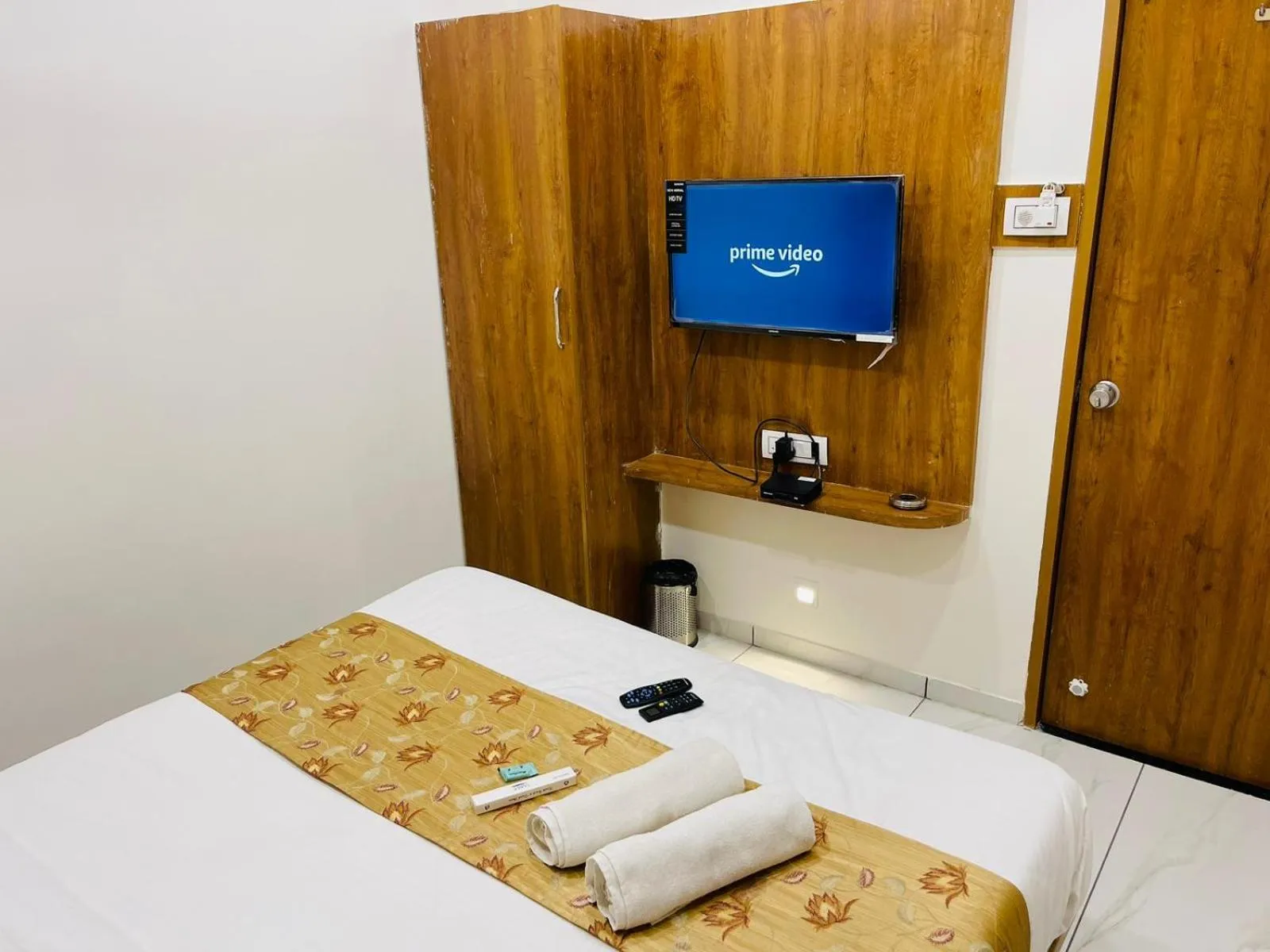 Photo of the whole room, Bed in Hotel Avenue Sky